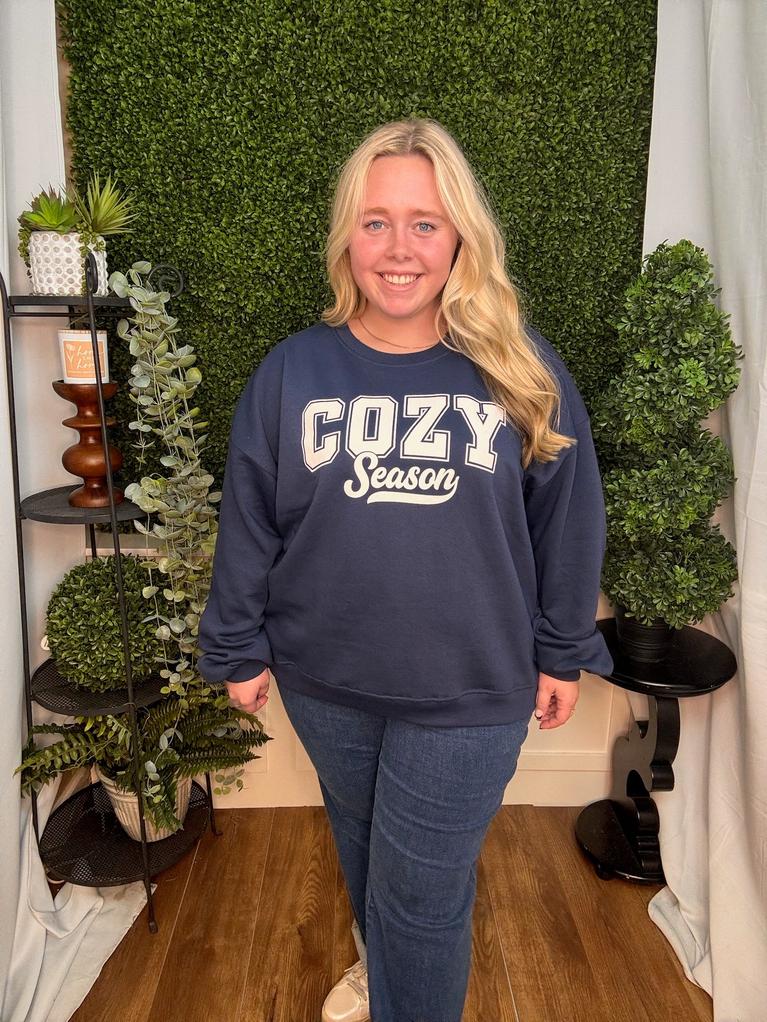 COZY SEASON CREWNECK SWEATSHIRT - NAVY