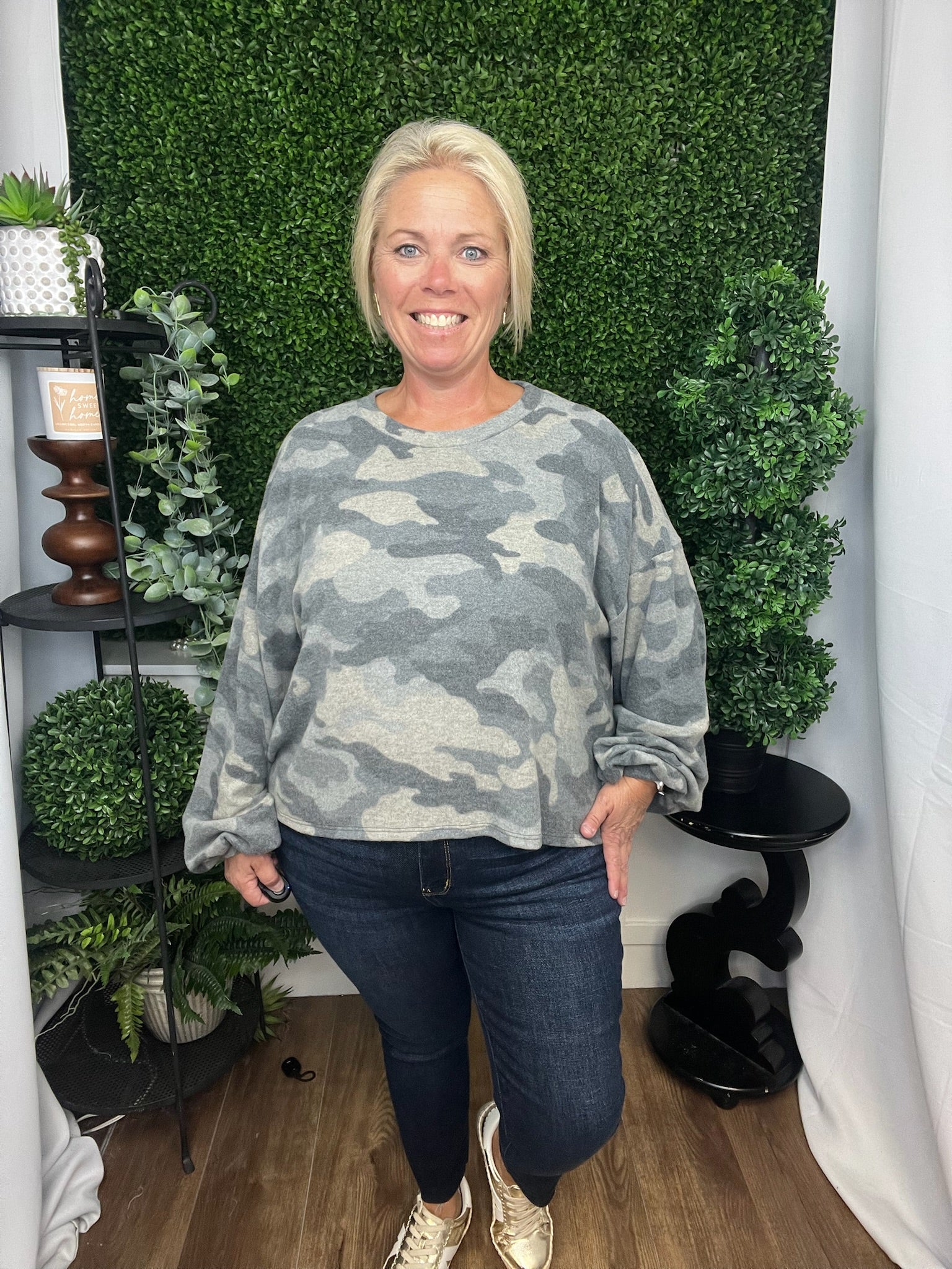 CASUAL CAMO PRINT TOP - GRAY CAMO