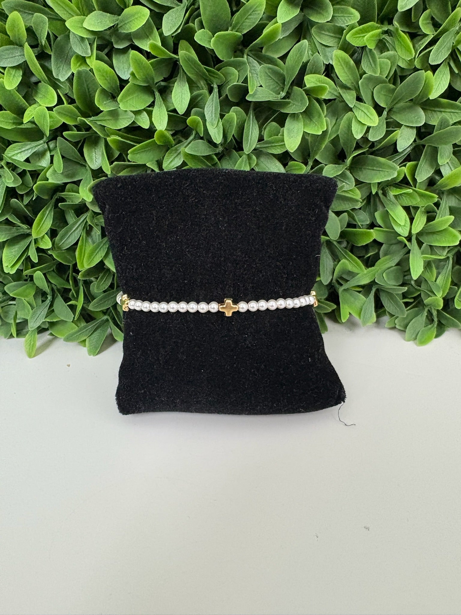 SIGNATURE CROSS SMALL PEARL PATTERN 3MM BEAD BRAC - GOLD