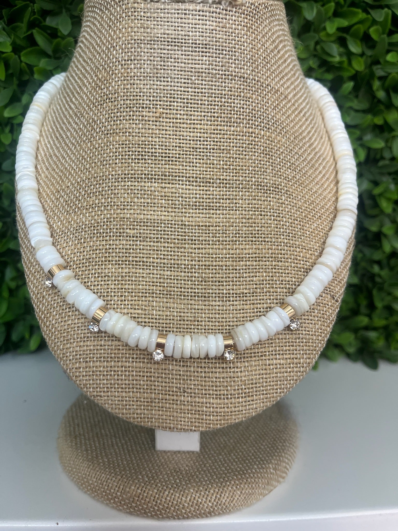 16" IVORY BEADS W/GOLD CYLINDER DISC BEADS & CRYSTALS NECKLACE