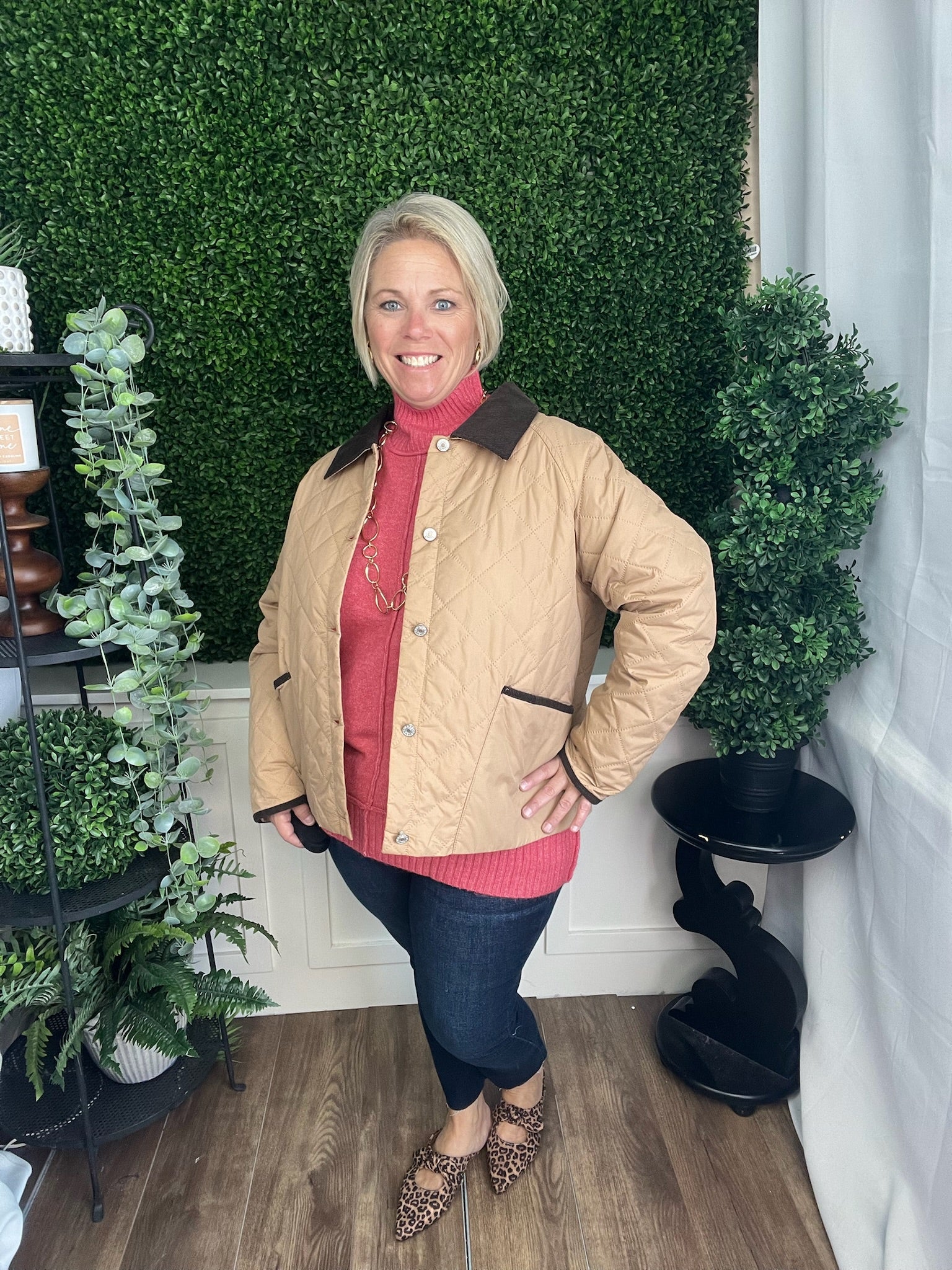 SOLID QUILTED JACKET W/CONTRAST COLLAR