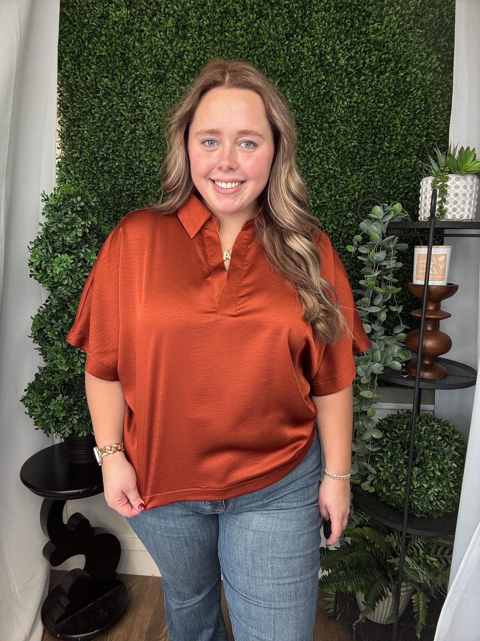 COLLAR V-NECK OVERSIZED TOP