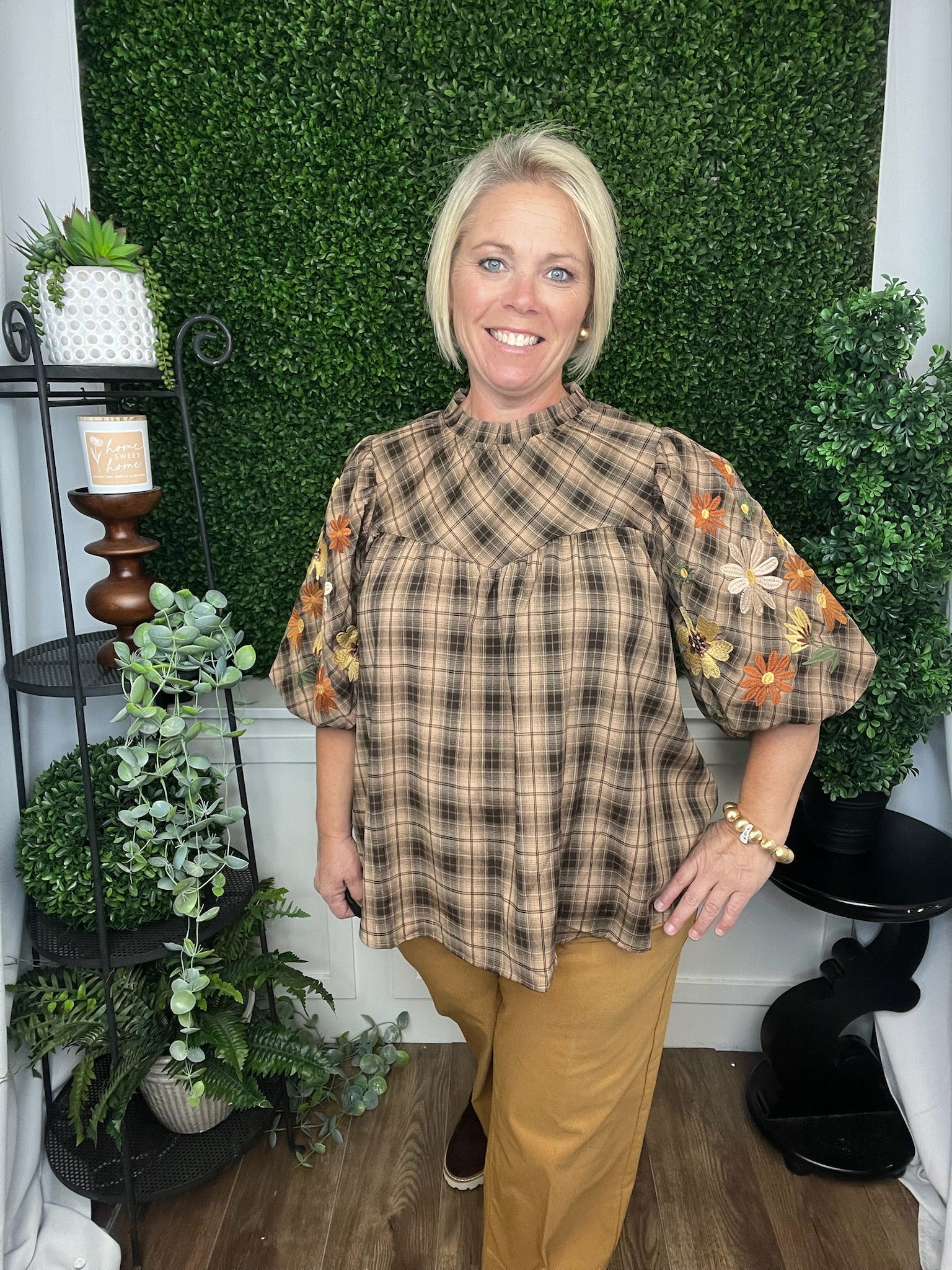 PLAID PUFF SLEEVE BLOUSE W/FLORAL EMBROIDERY - BROWN