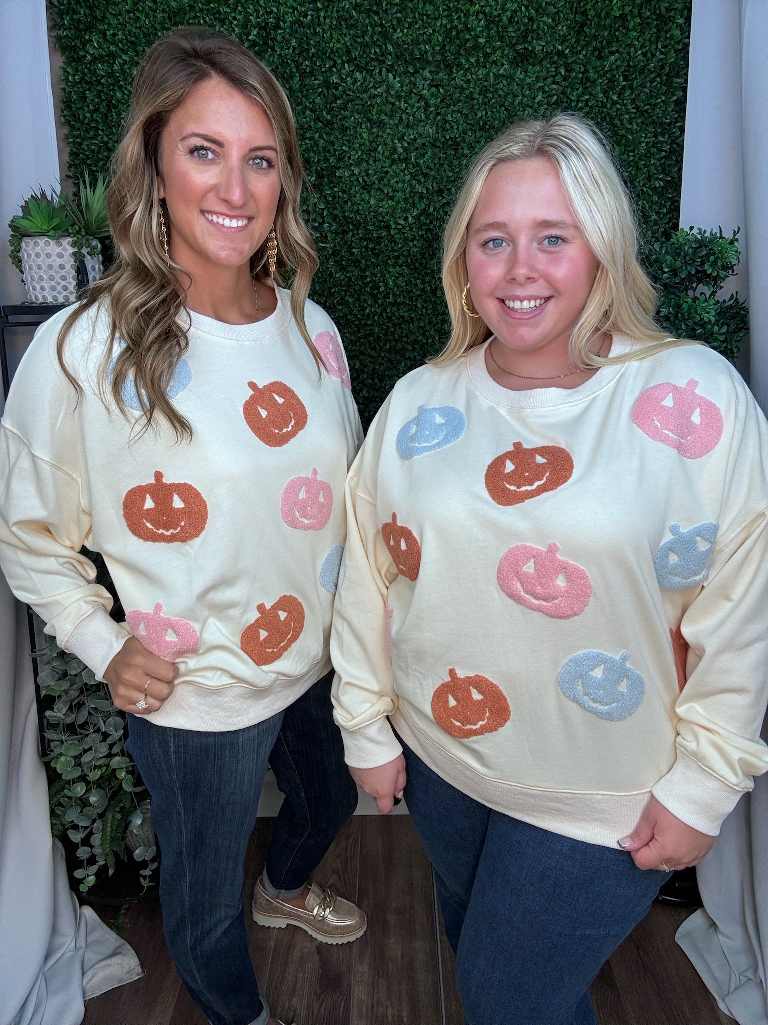 HALLOWEEN PUMPKIN TOWEL EMBROIDERED SWEATSHIRT - CREAM