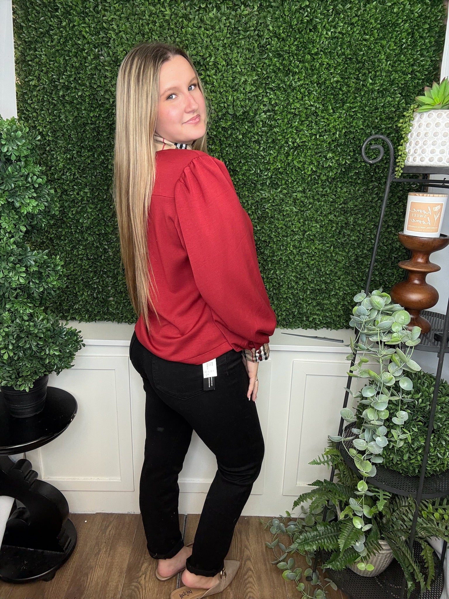 PLAID CONTRAST MOCK NECK SOLID TOP - RED