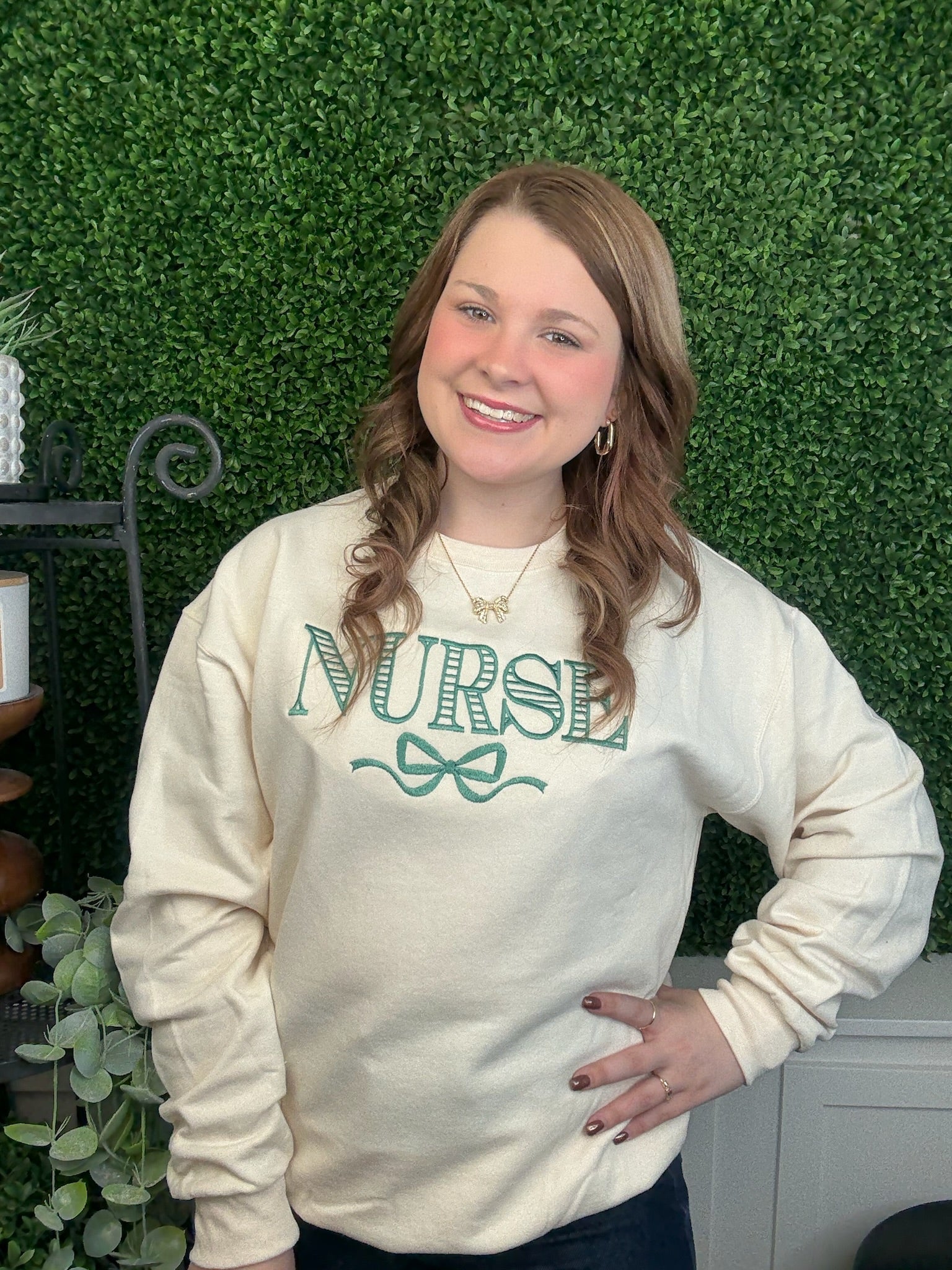 STRIPED "NURSE" W/BOW SWEATSHIRT - SWEET CREAM