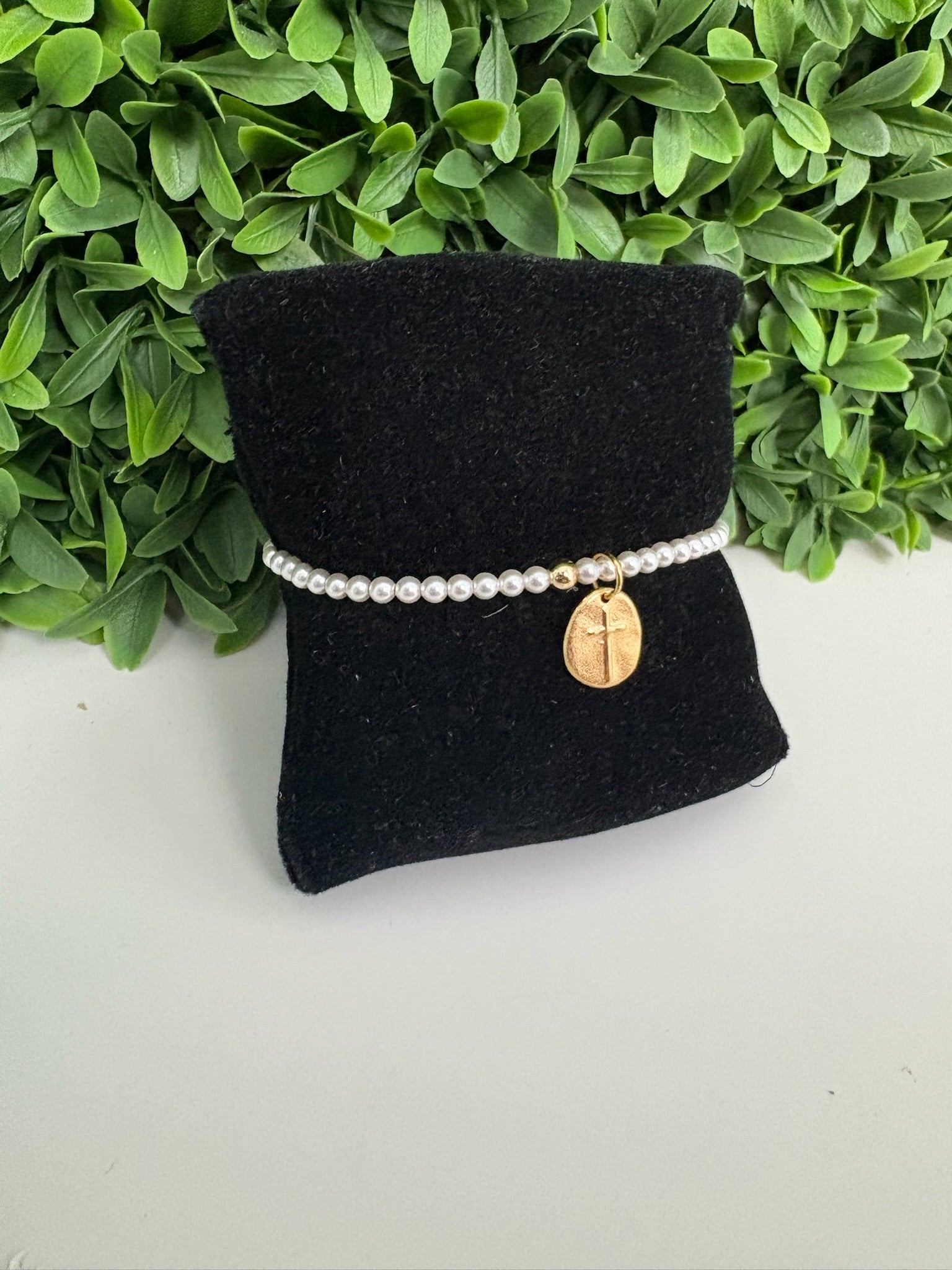 CLASSIC PEARL 3MM BEAD BRACELET - INSPIRE SMALL GOLD CHARM