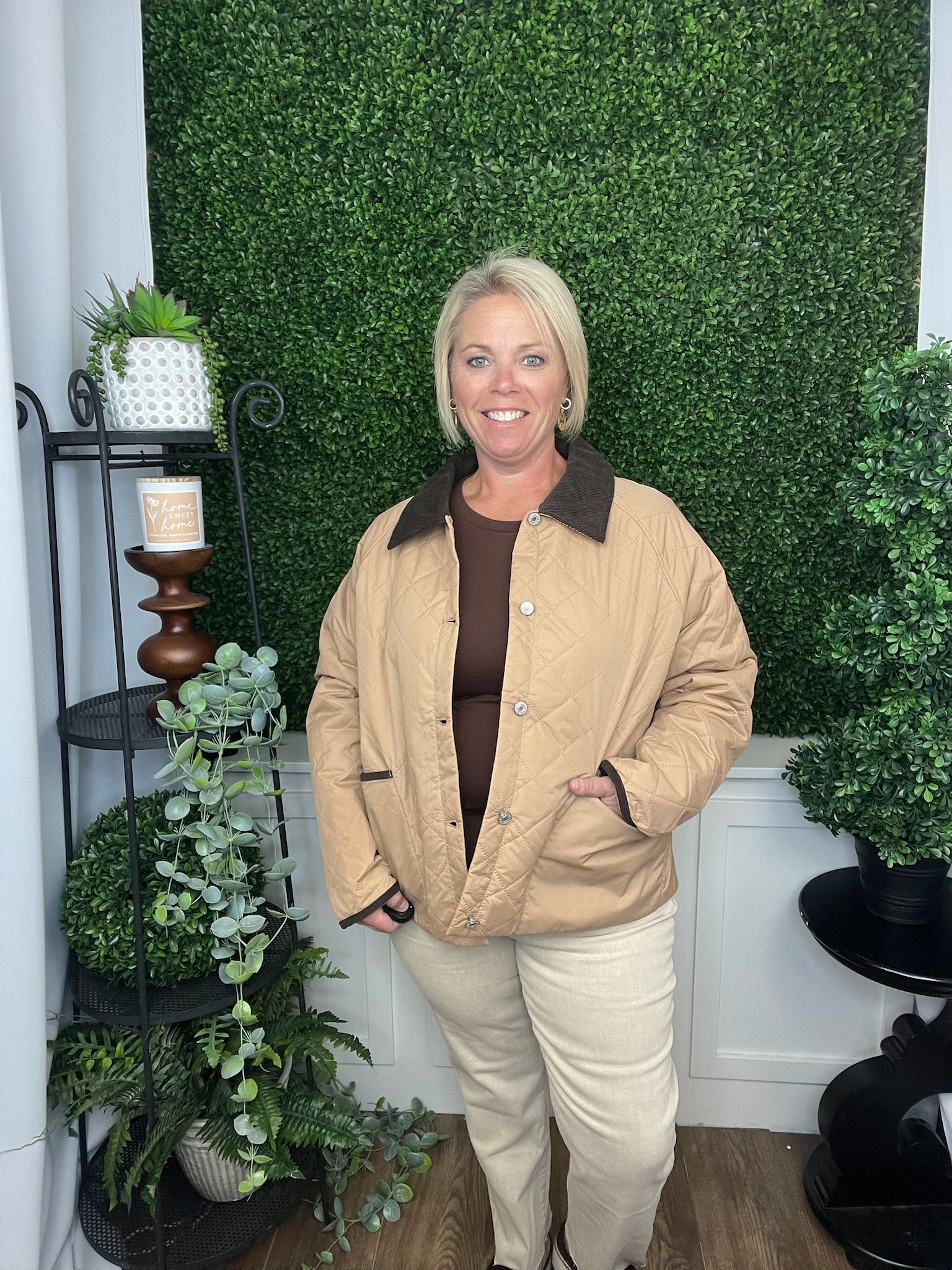 SOLID QUILTED JACKET W/CONTRAST COLLAR