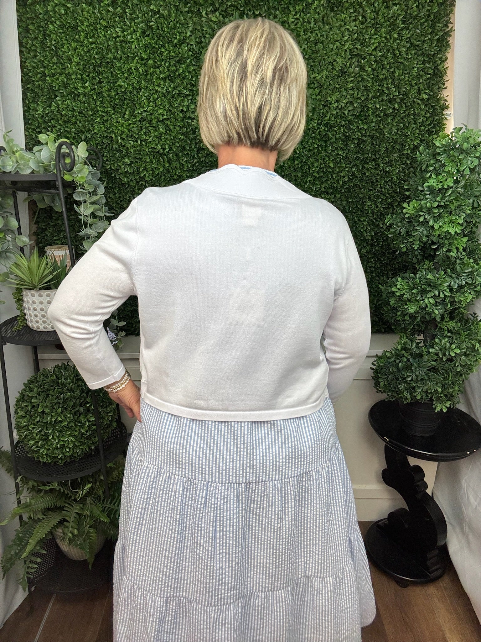 SCALLOP KNIT SHRUG CARDIGAN - WHITE