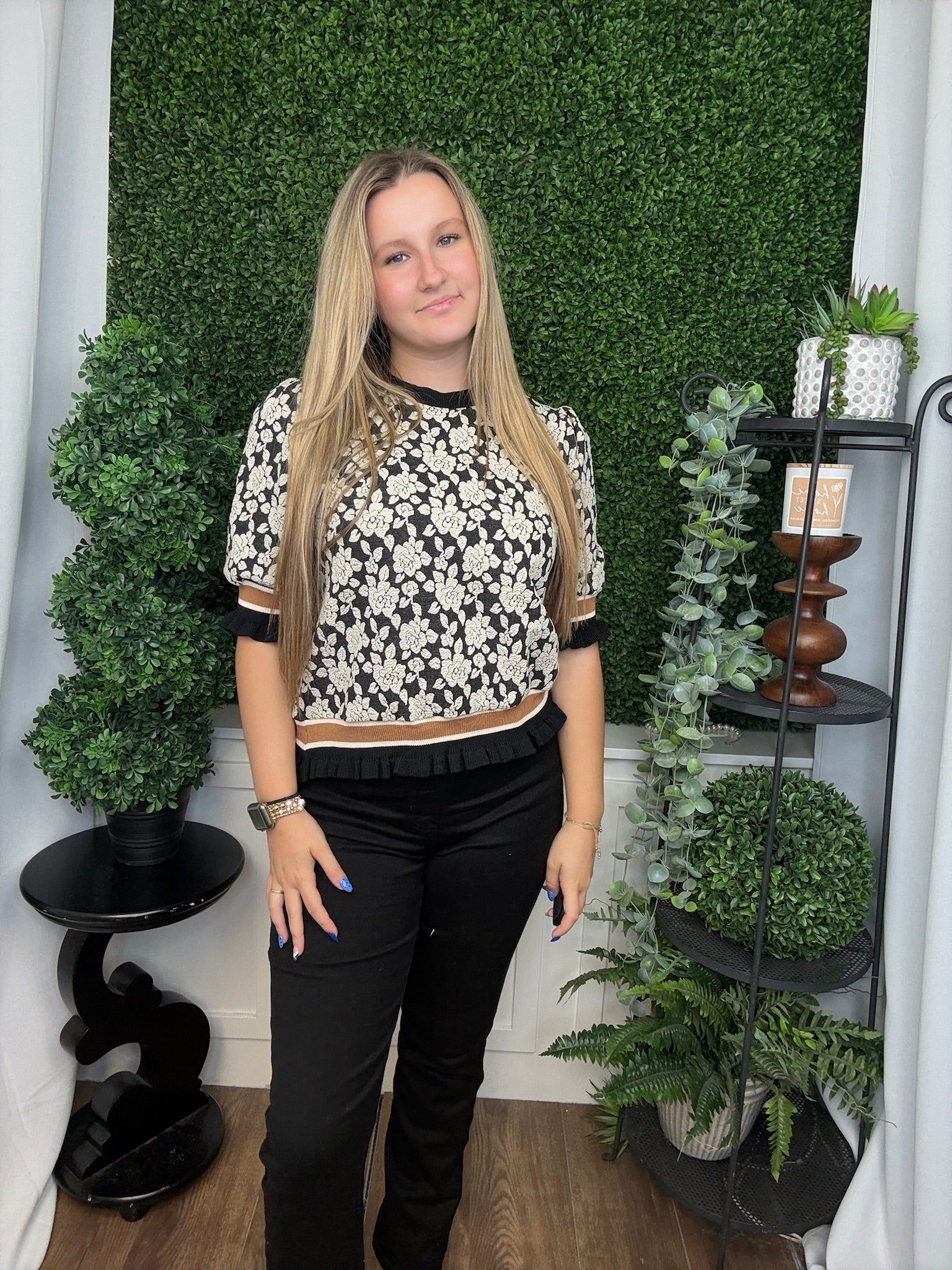 TEXTURED ROSE KNIT TOP - BLACK/LT GREY