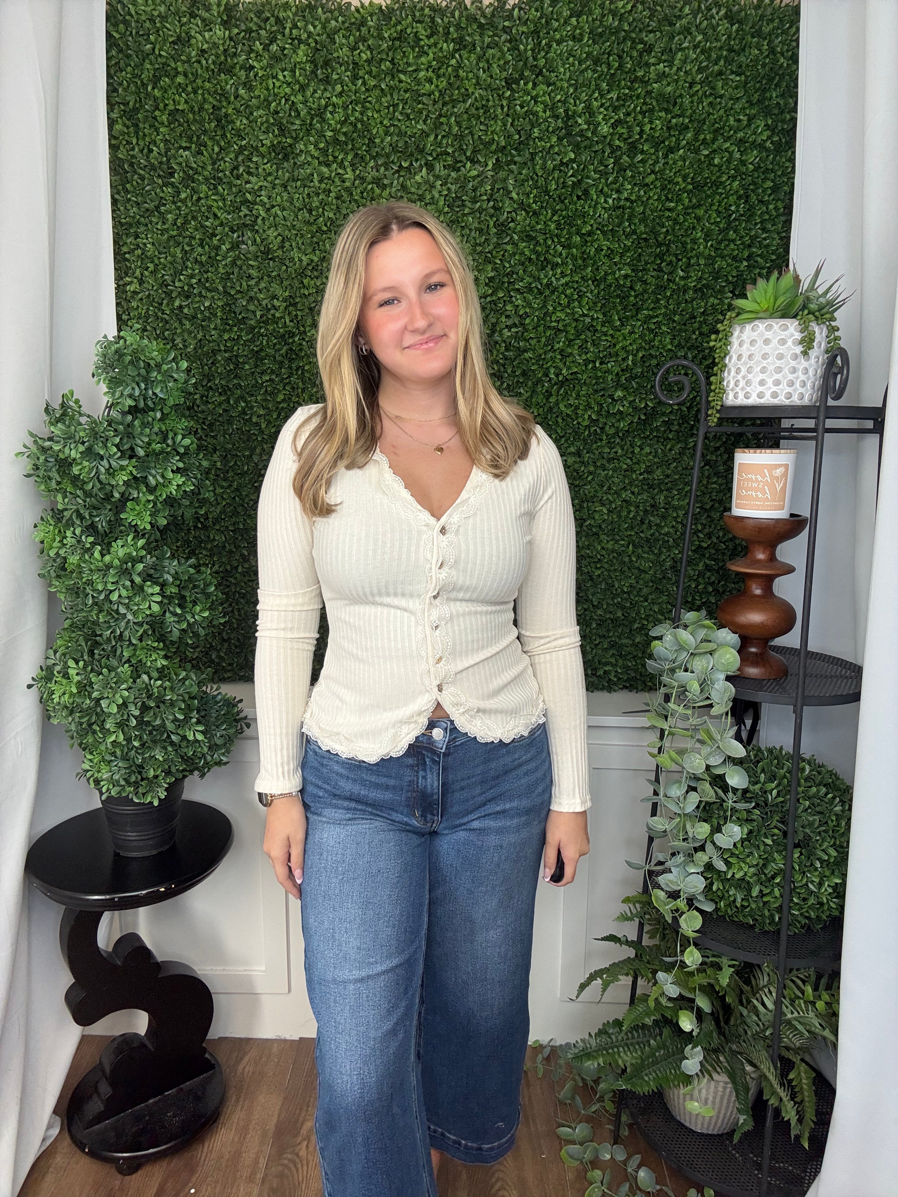 BUTTON DOWN LACE TRIM FITTED KNIT TOP - IVORY