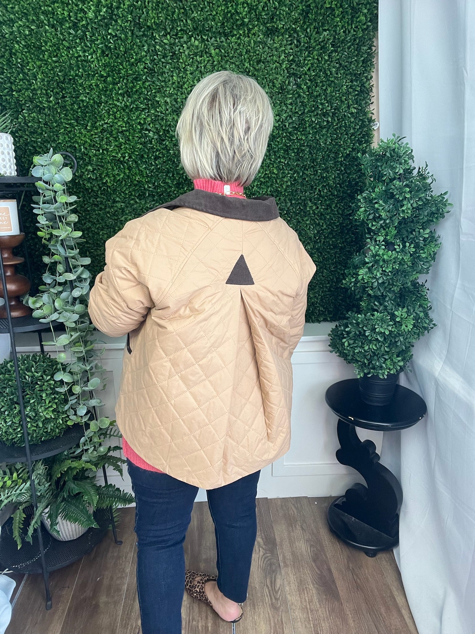 SOLID QUILTED JACKET W/CONTRAST COLLAR