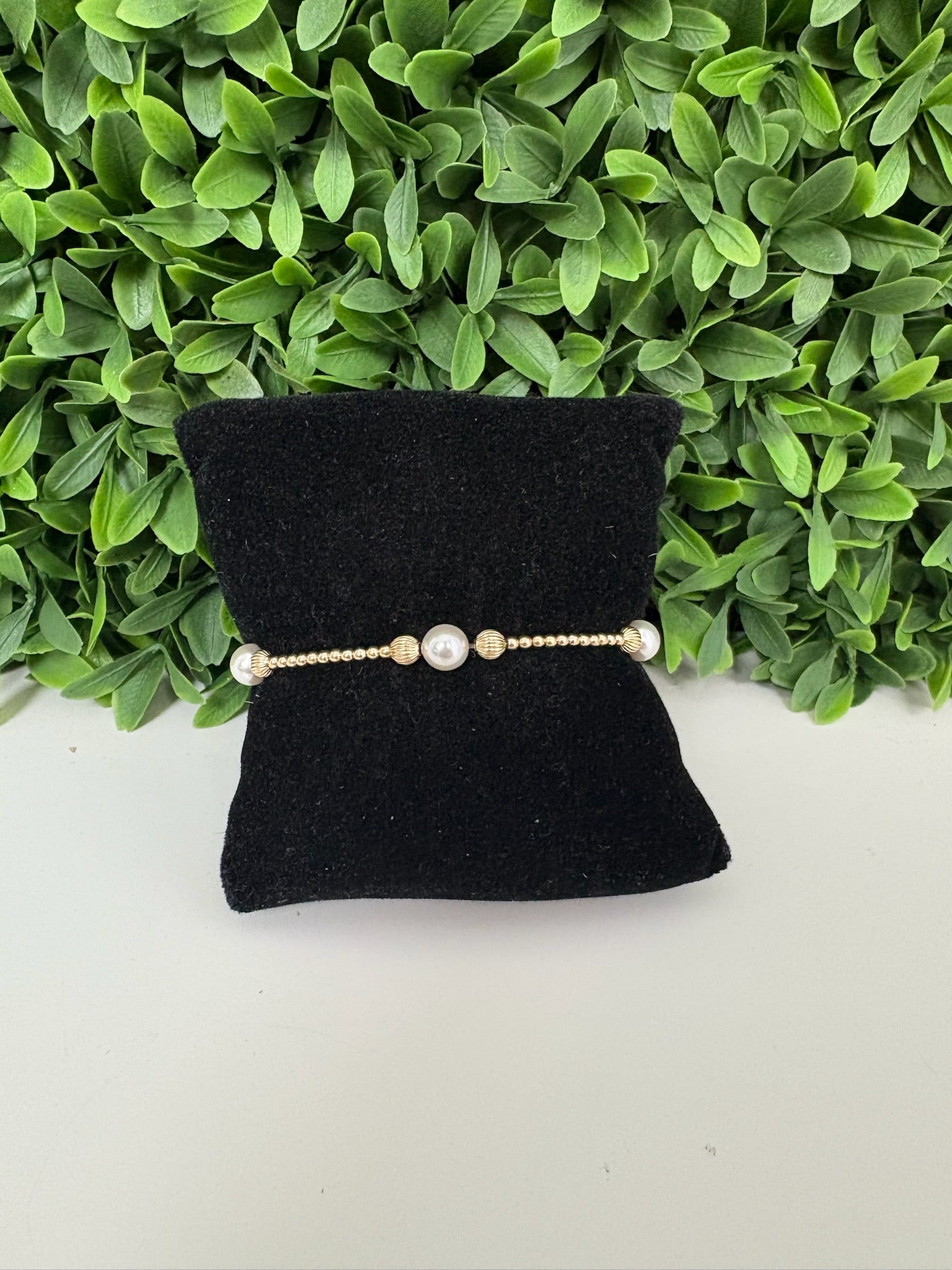 PURPOSE PEARL 6MM BEAD BRACELET - DIGNITY