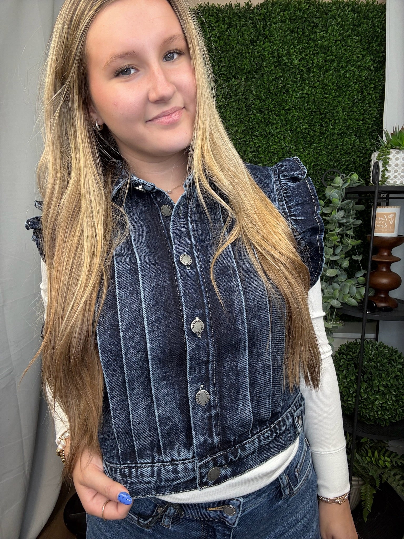 DENIM VEST W/FRONT PLEAT AND RUFFLE DETAILS - MEDIUM WASH