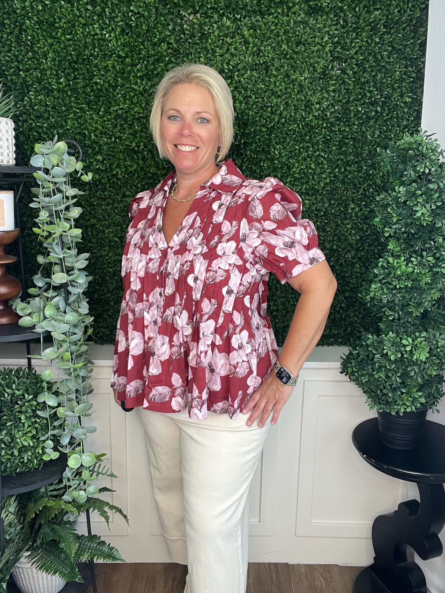 FLORAL PRINT SHORT PUFF SLEEVE PINTUCK TOP - MERLOT