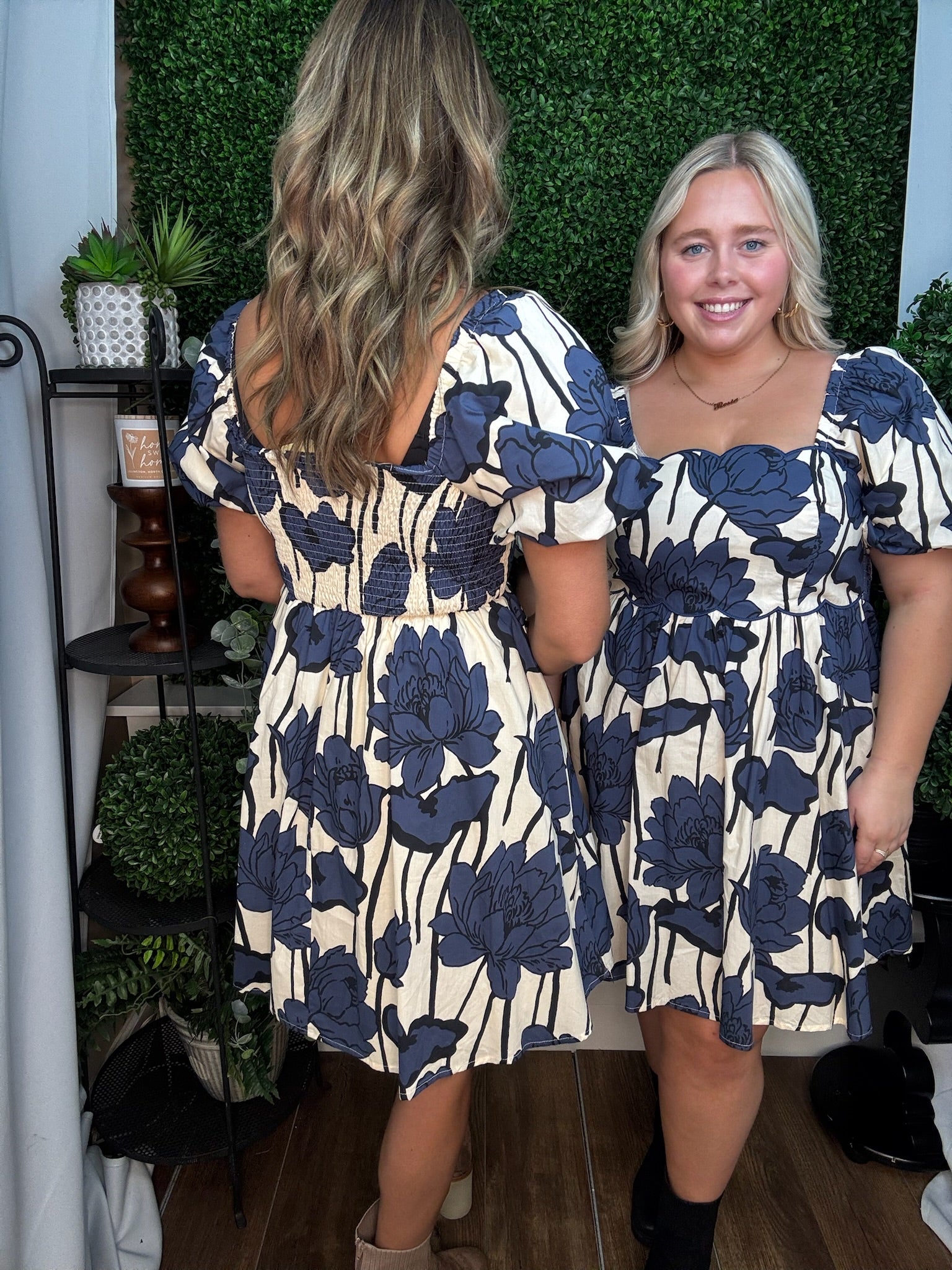 FLORAL PRINT SQUARE NECK MINI DRESS W/SCALLOP STITCH DETAIL - NAVY