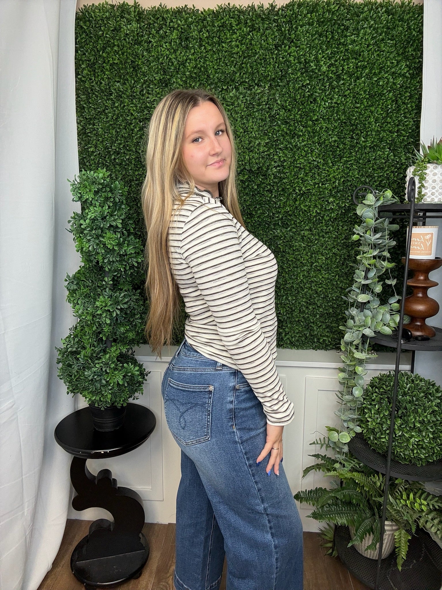 LETTUCE EDGED MOCK NECK LS KNIT TOP