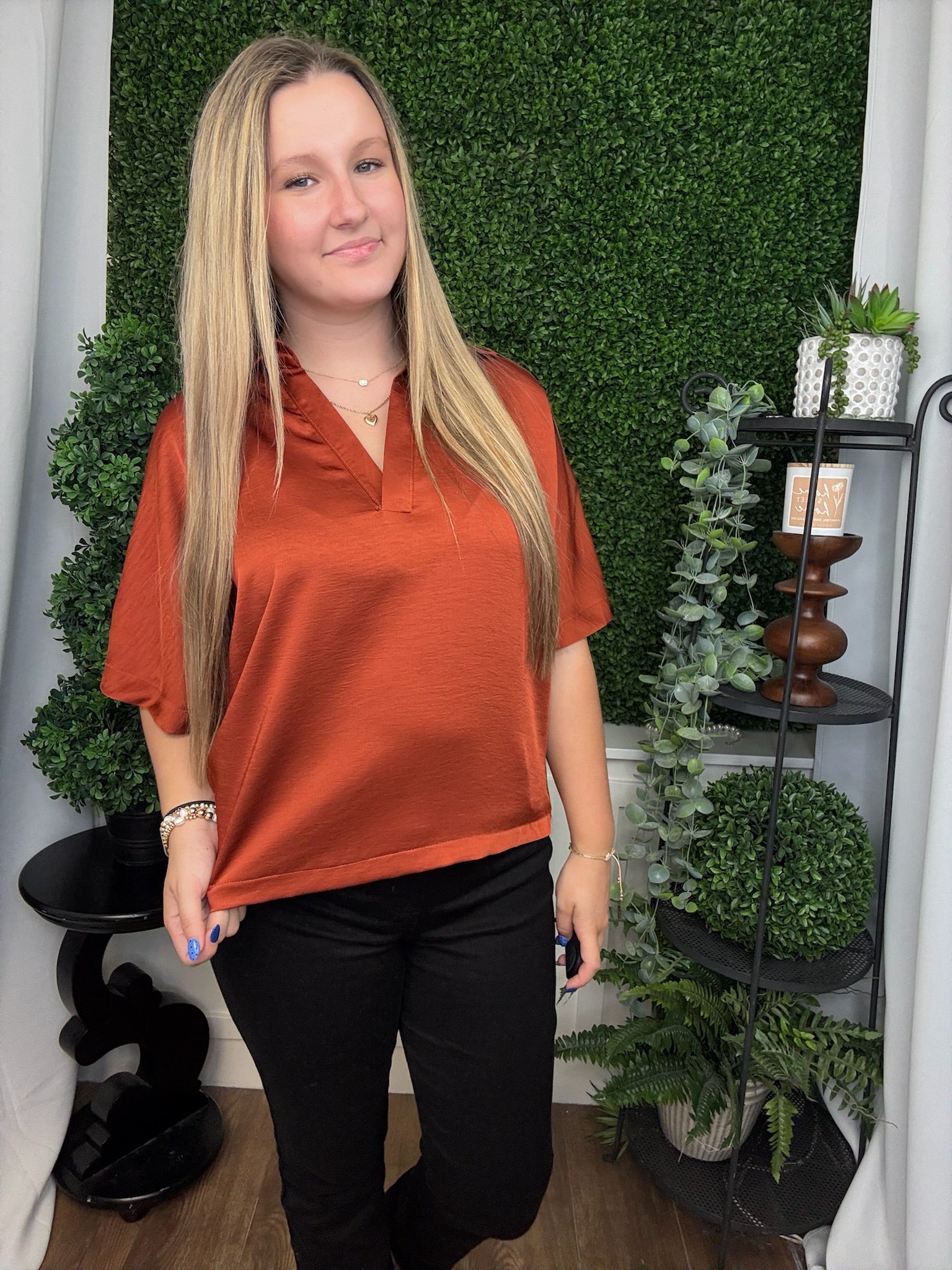 COLLAR V-NECK OVERSIZED TOP