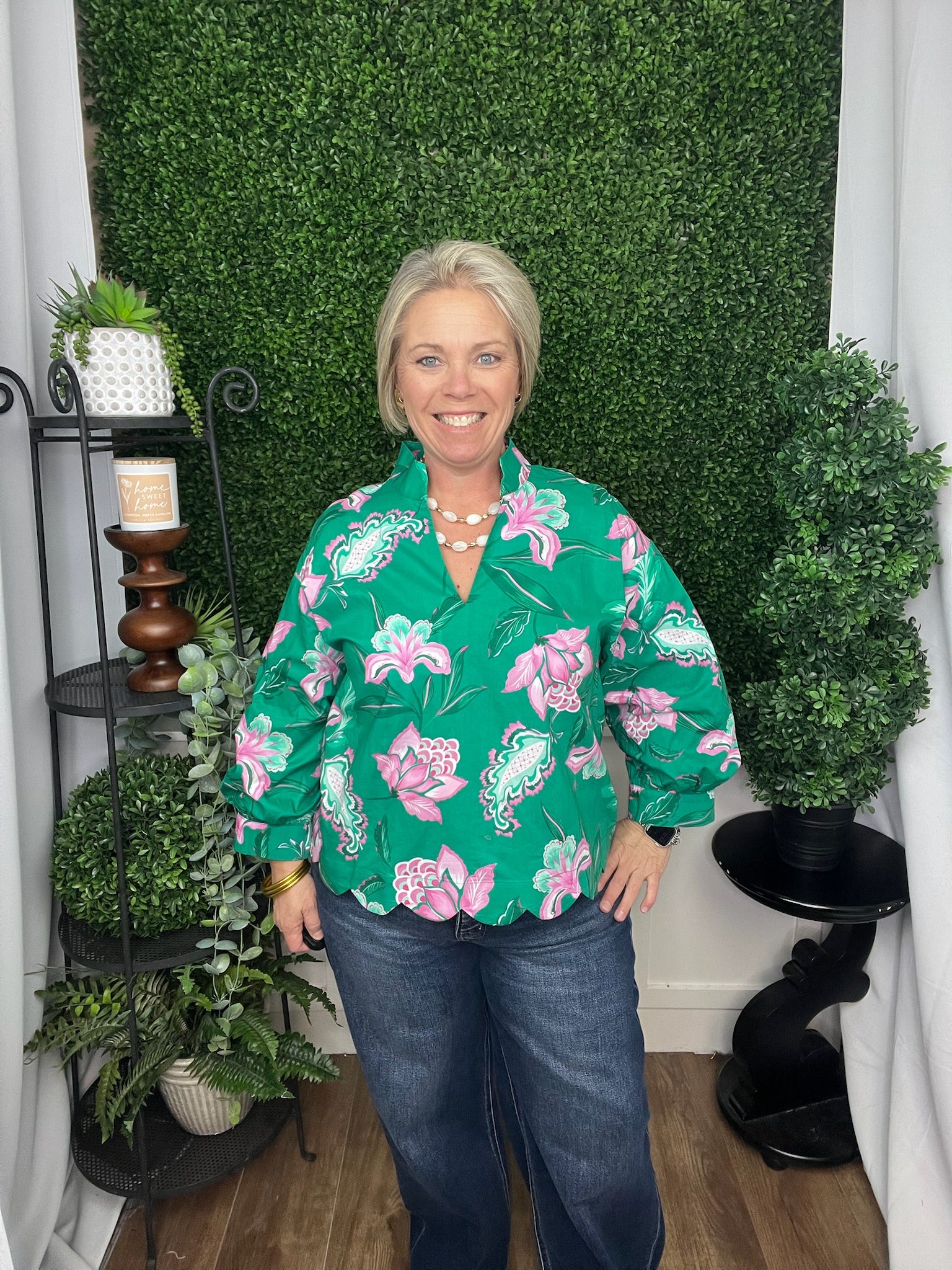 LARGE PRINT FLORAL TOP