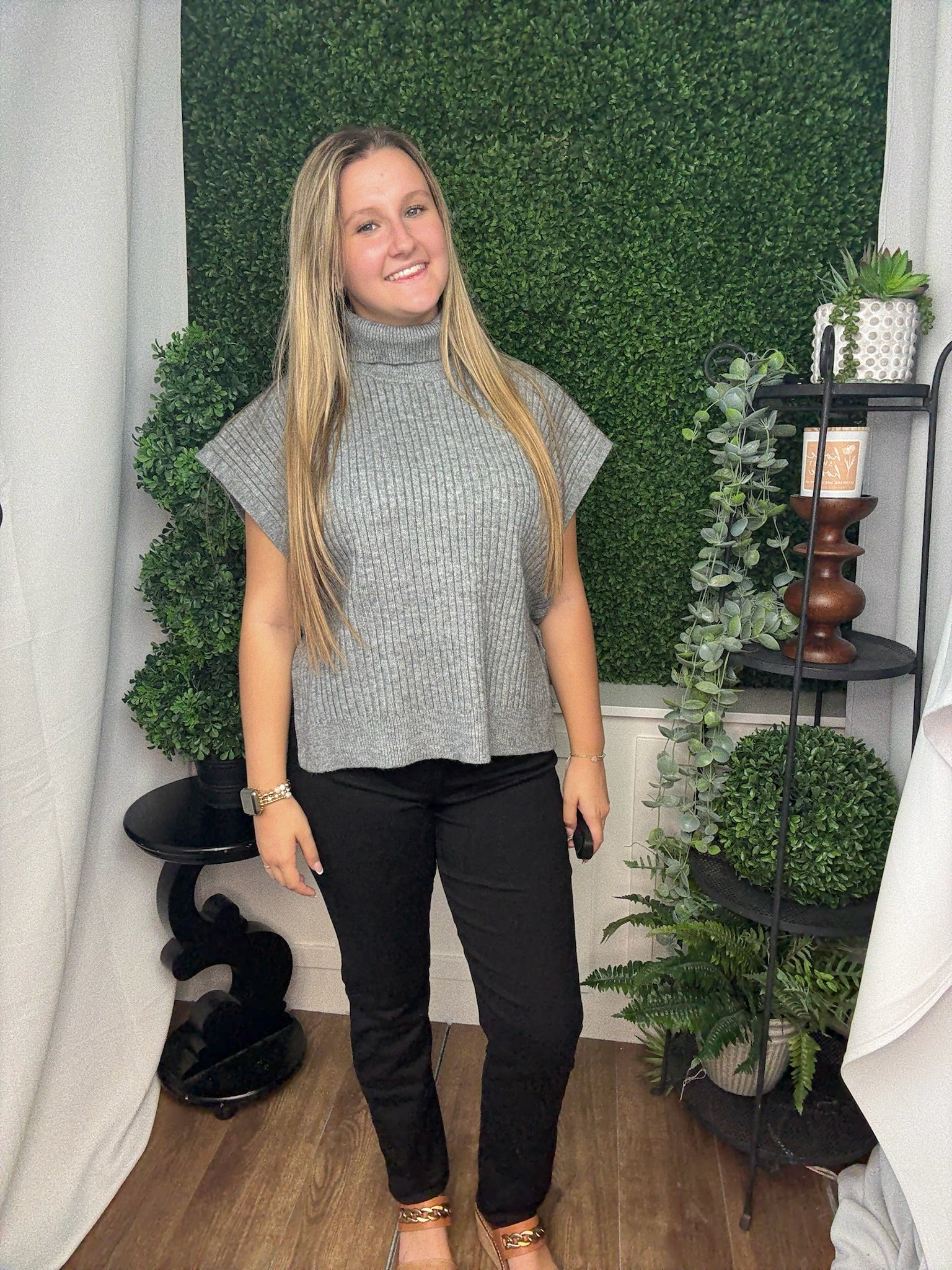 TURTLENECK SWEATER VEST - HEATHER GREY