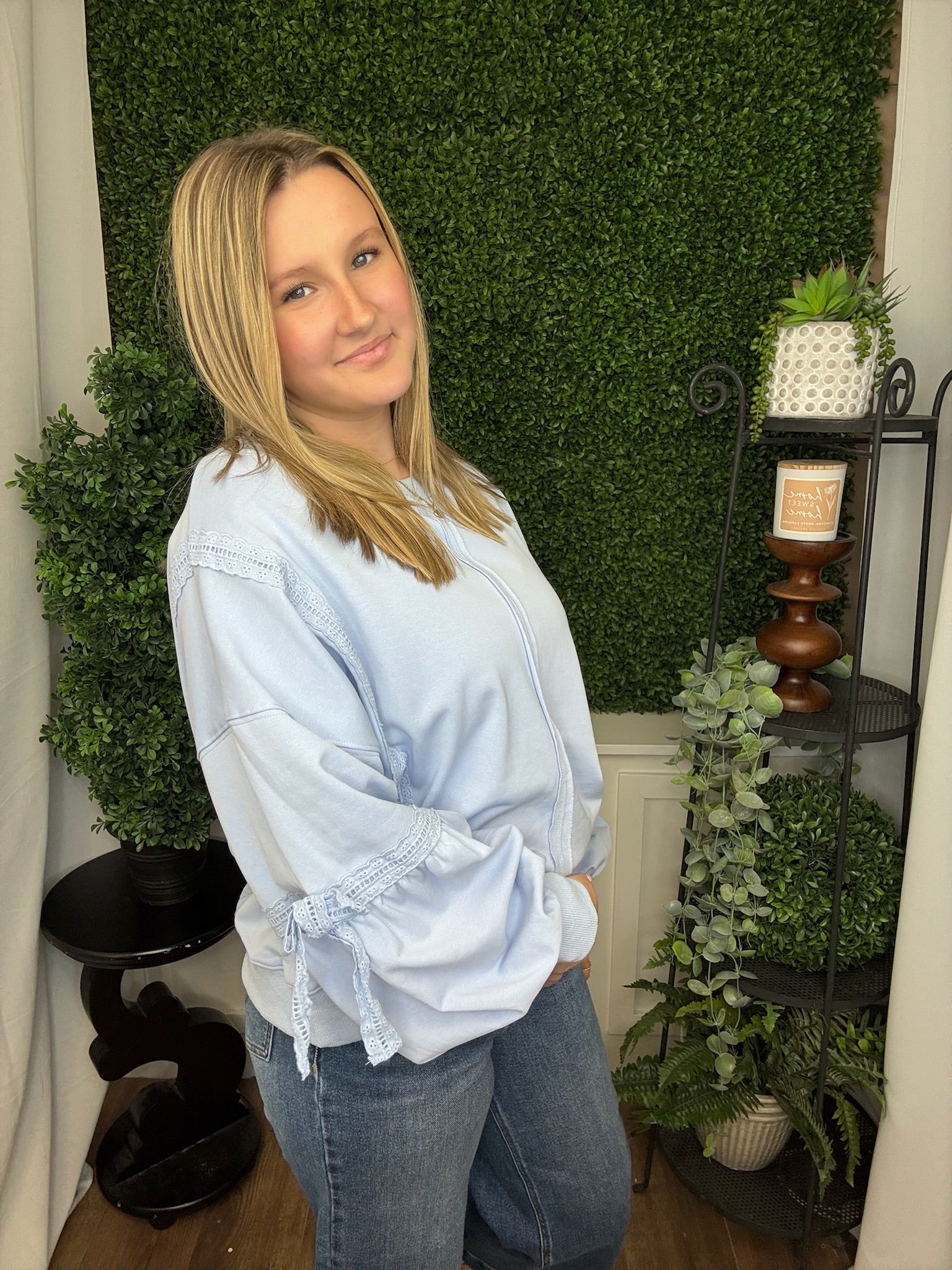 SCALLOP TRIM W/SLEEVE BOW DETAIL SWEATSHIRT - DUSTY BLUE