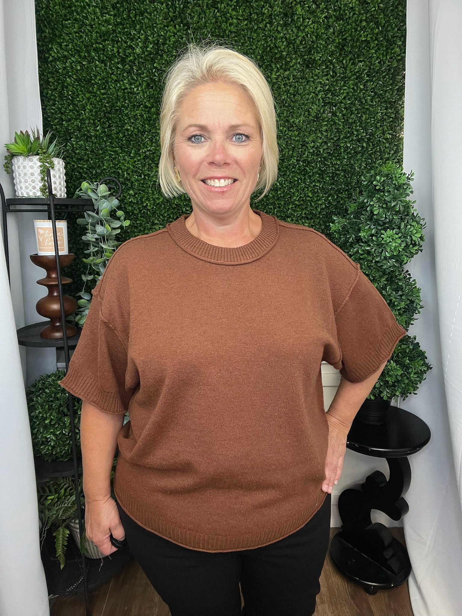 RAW EDGE ACCENT COMFY SWEATER TOP - BROWN