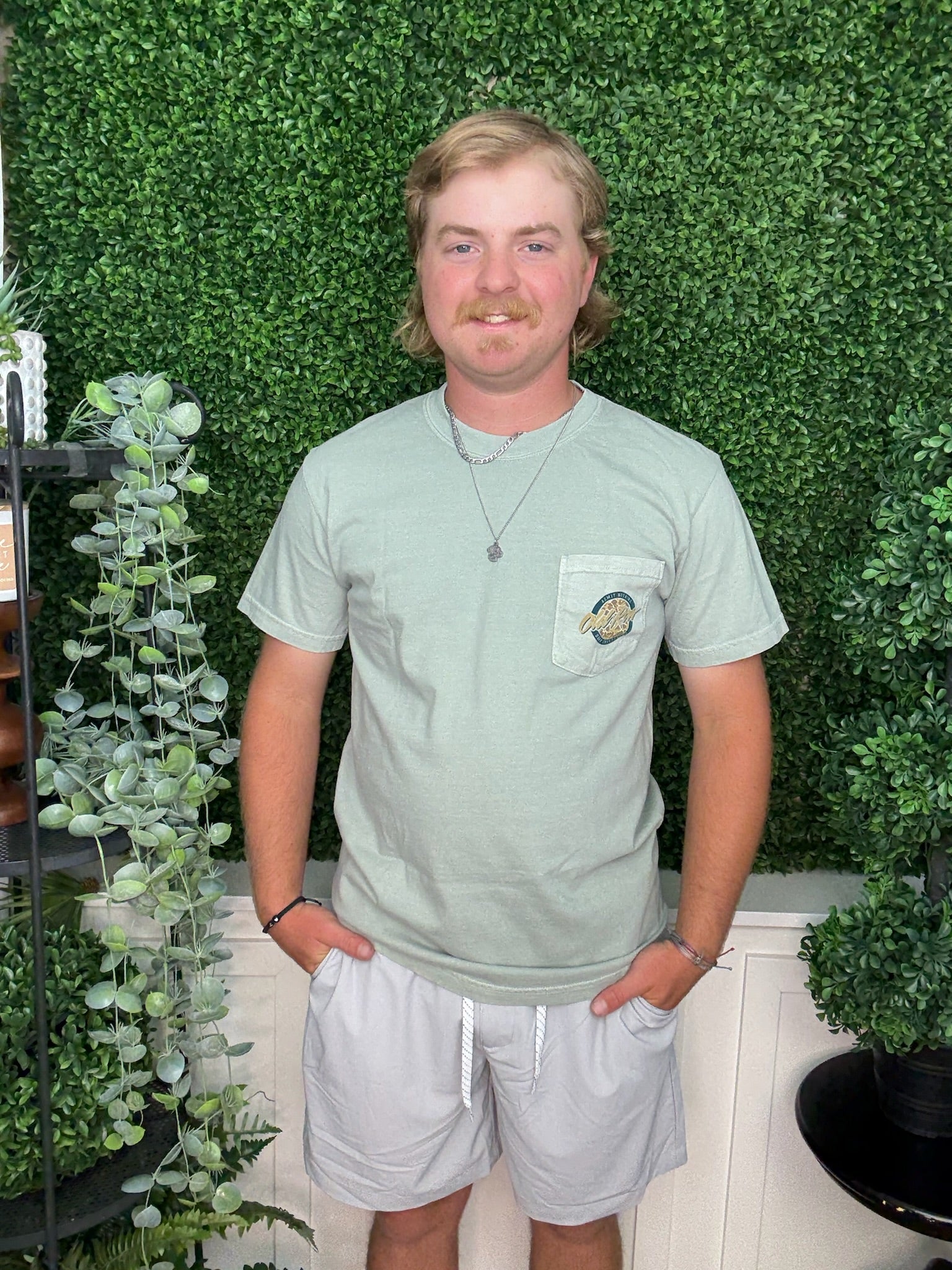 OUTDOORS 80S CAMO CIRCLE TEE - BAY