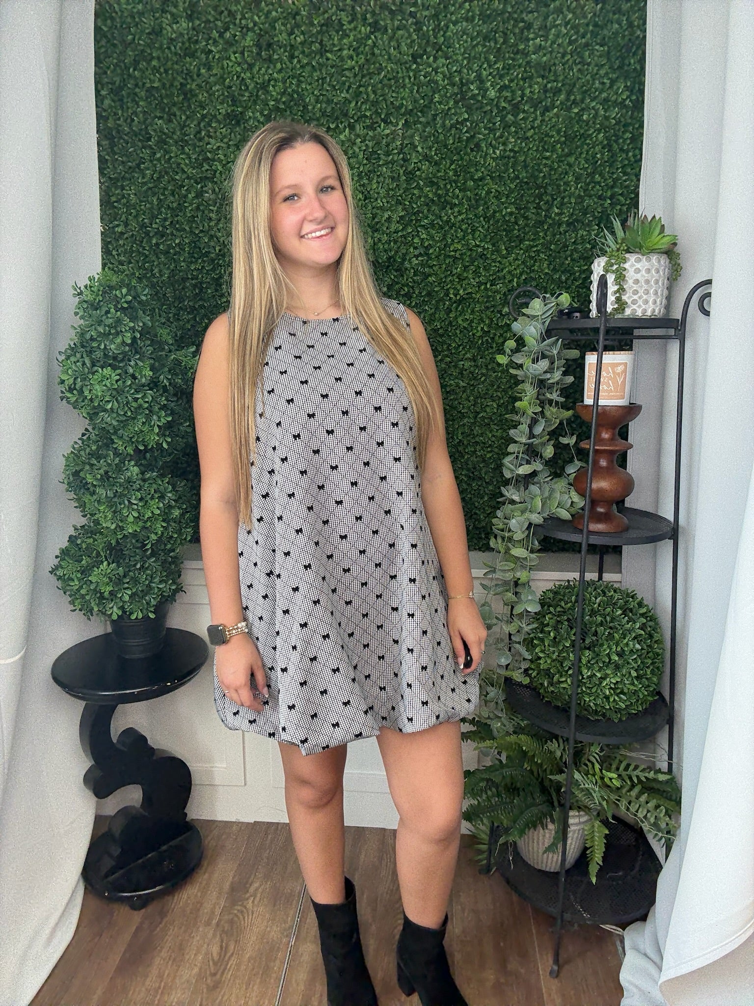 ROUND NECK BUBBLE MINI DRESS - BLACK