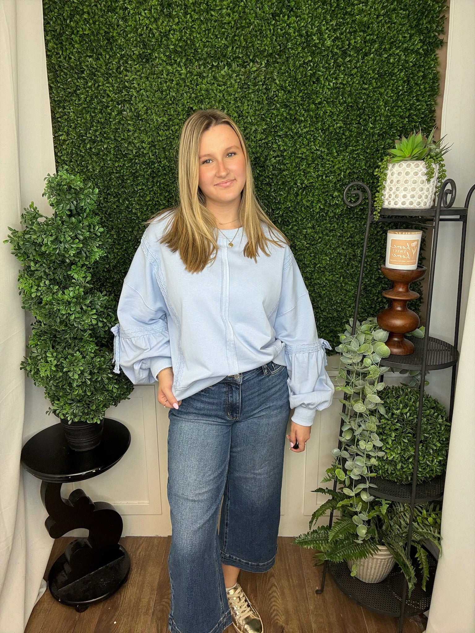 SCALLOP TRIM W/SLEEVE BOW DETAIL SWEATSHIRT - DUSTY BLUE