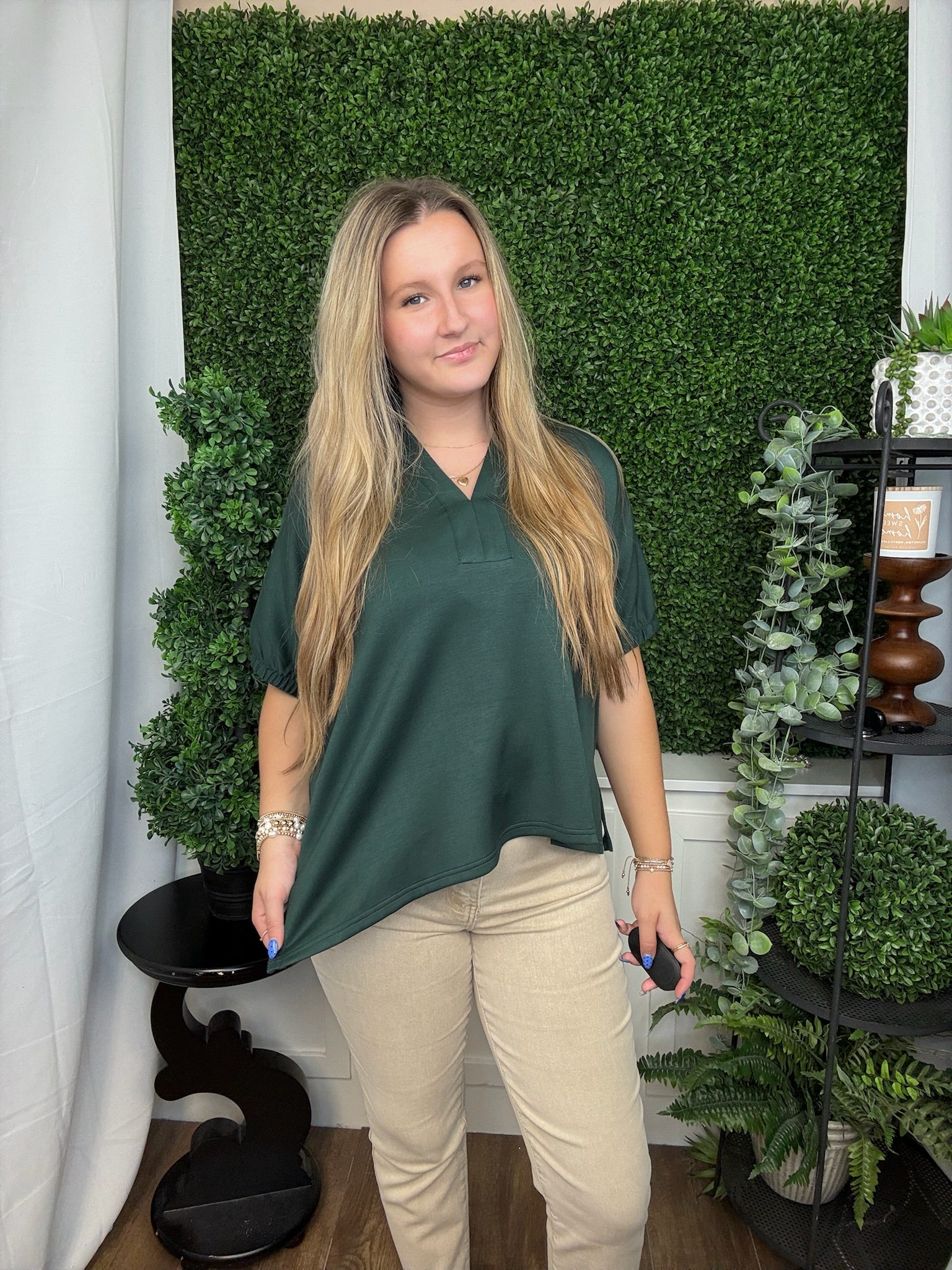 SOLID SS VNECK COLLAR BAND TOP