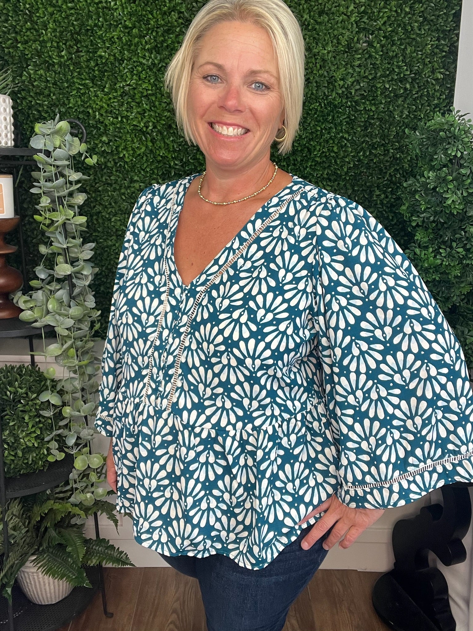 TOP MONROE STAY POLISHED