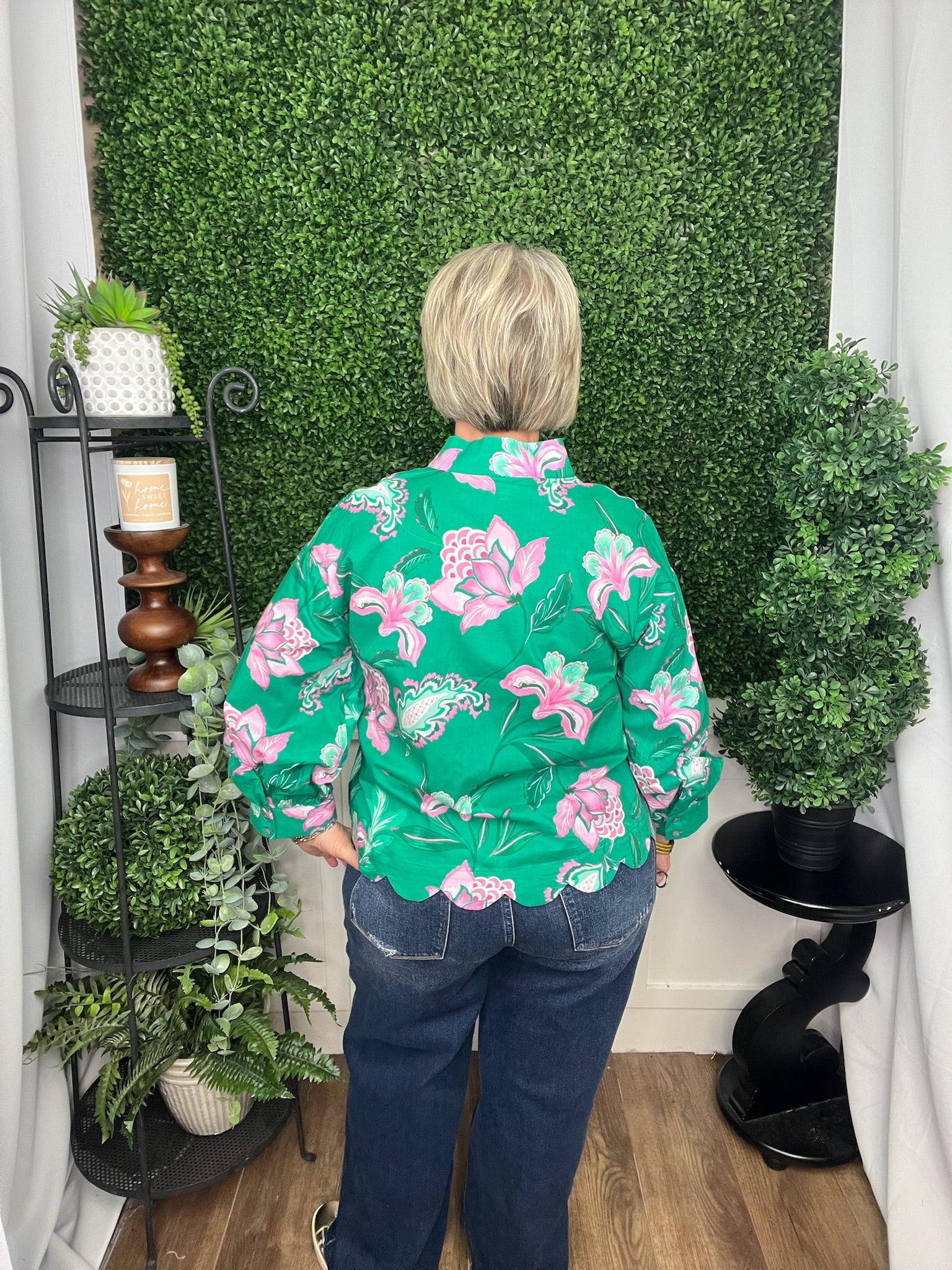 LARGE PRINT FLORAL TOP