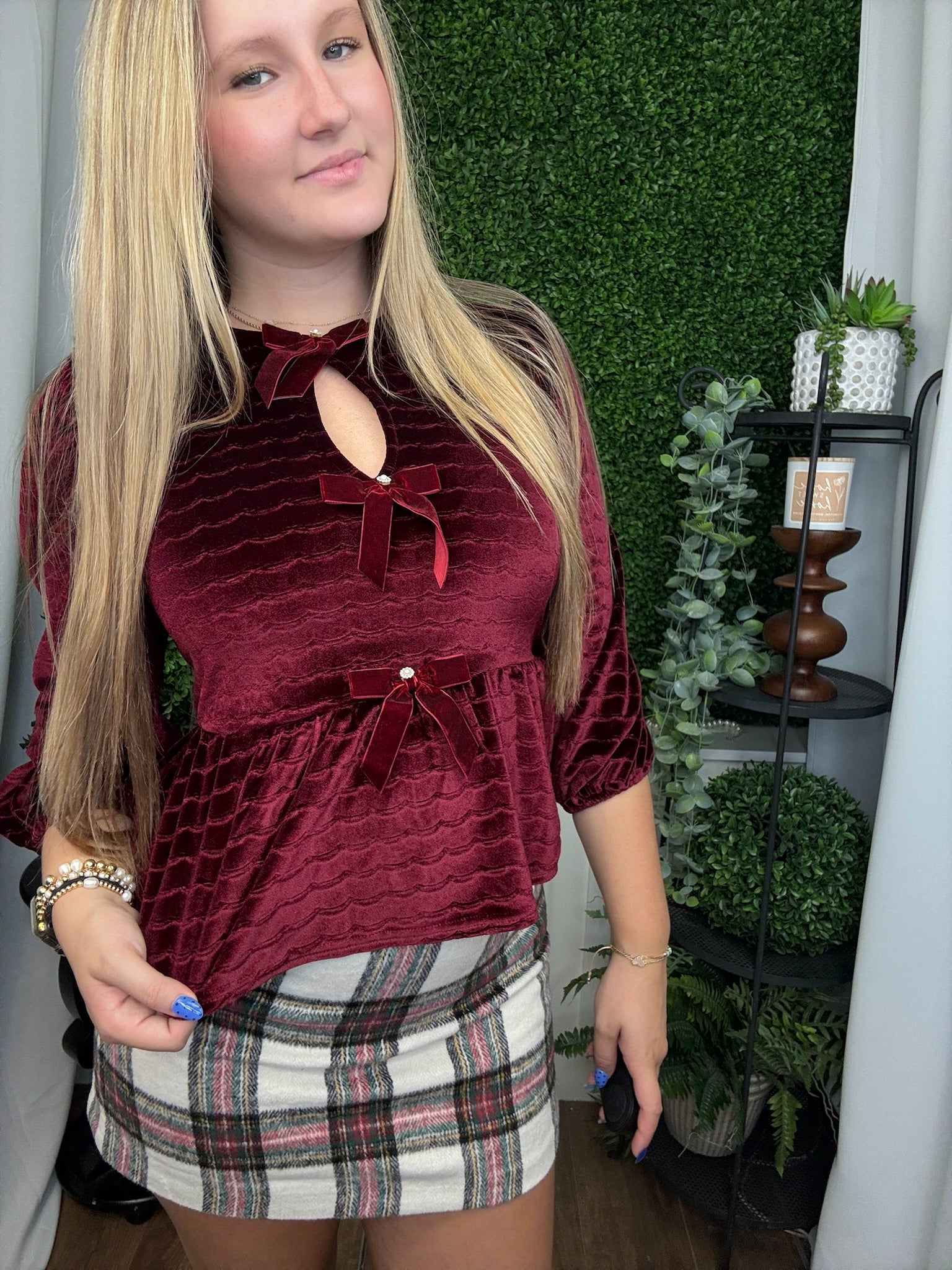 SCALLOP VELVET BOW DETAIL 3/4 SLEEVE KNIT TOP - BURGUNDY