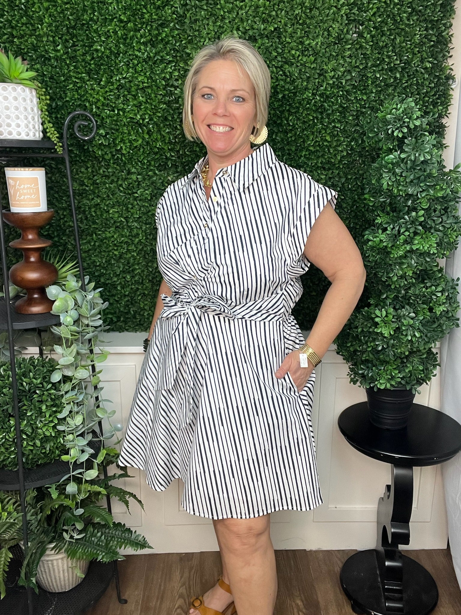 SHORT SLEEVE WAIST TIE DRESS