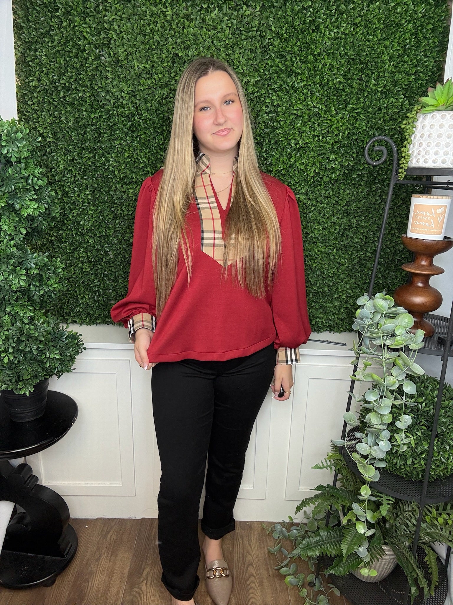 PLAID CONTRAST MOCK NECK SOLID TOP - RED