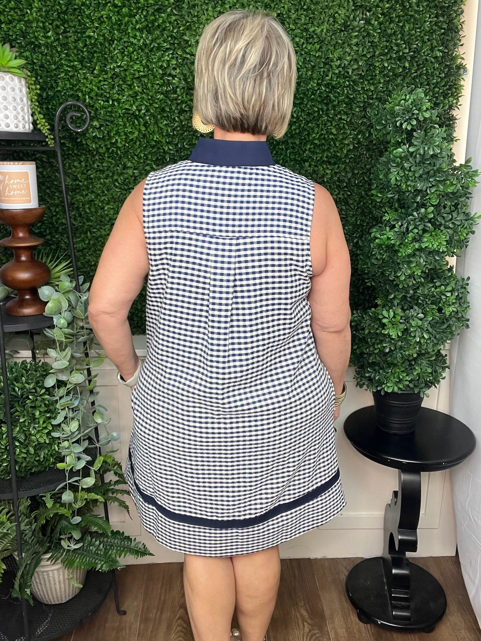SLEEVELESS GINGHAM NAVY DRESS