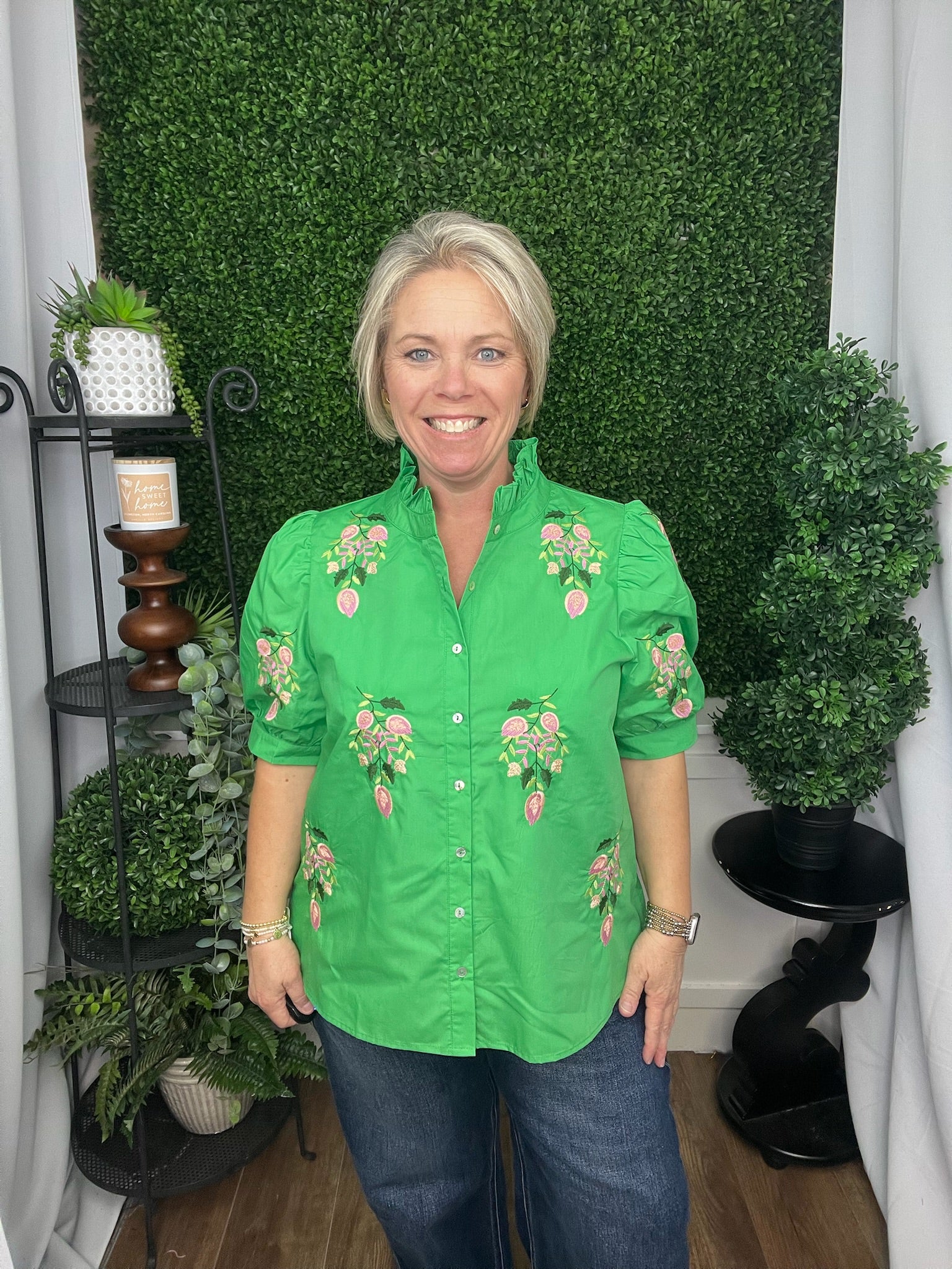 FLORAL EMBROIDERED TOP - GREEN