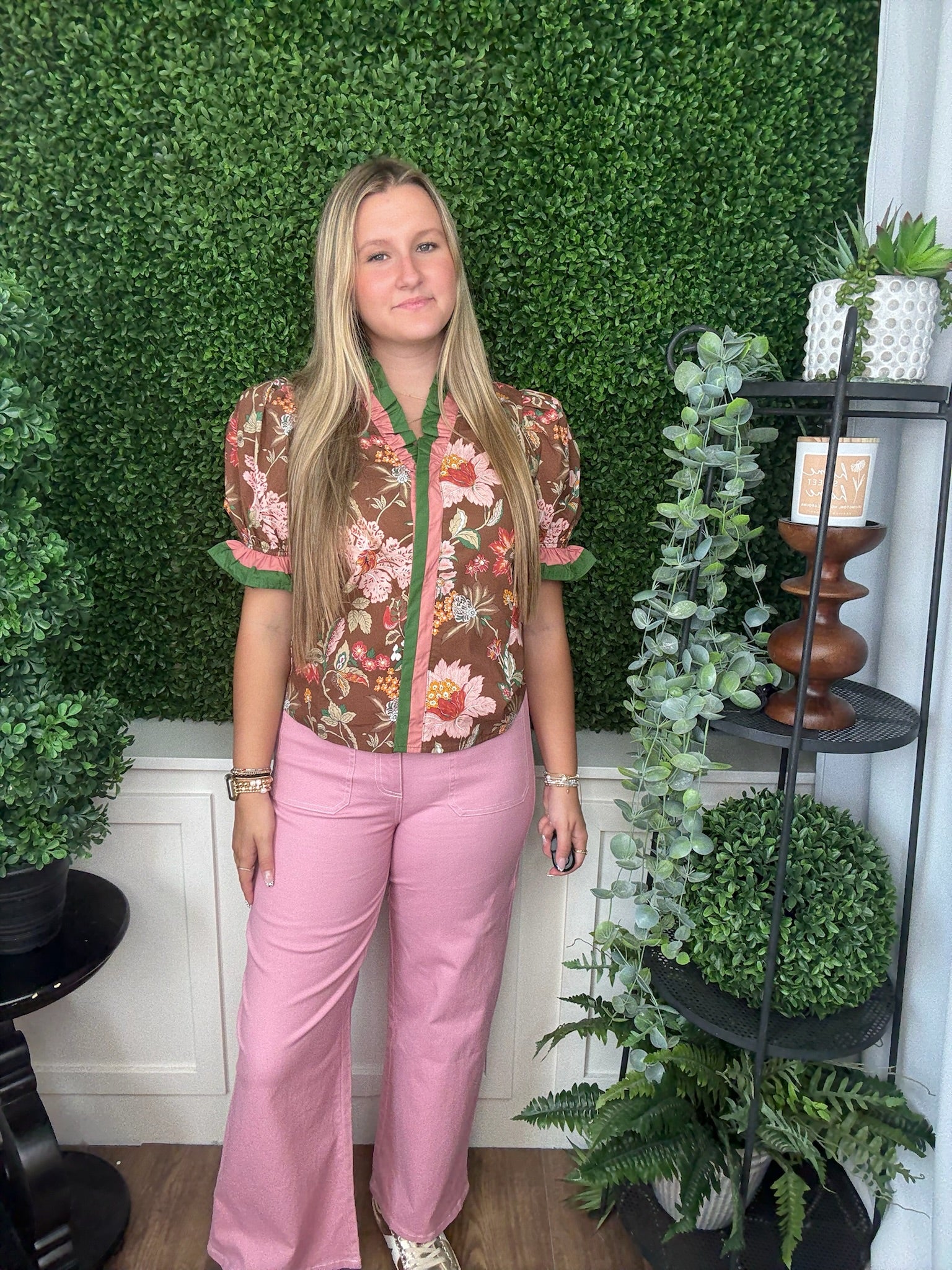 FLORAL PRINT SHOULDER PUFF SLEEVE TOP W/ACCENT RUFFLE BAND