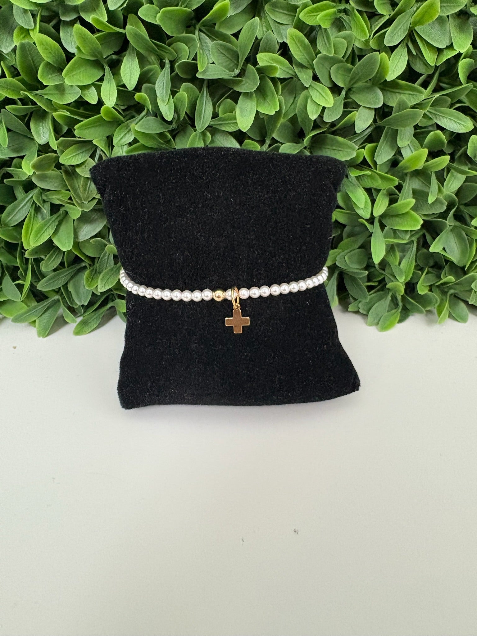 CLASSIC PEARL 3MM BEAD BRACELE - SIGNATURE CROSS