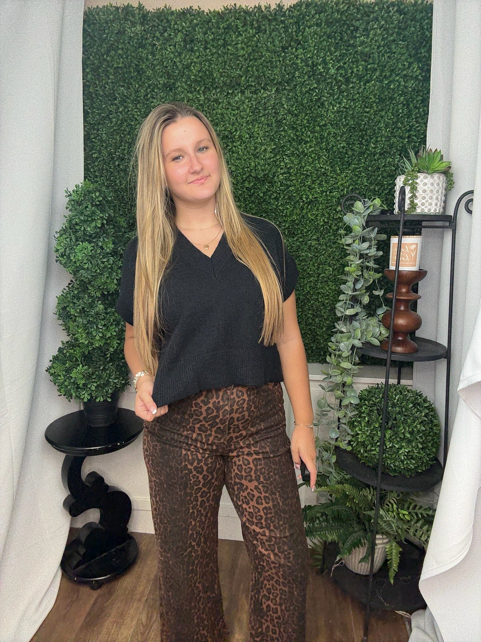 OVERSIZED VNECK SWEATER VEST - BLACK