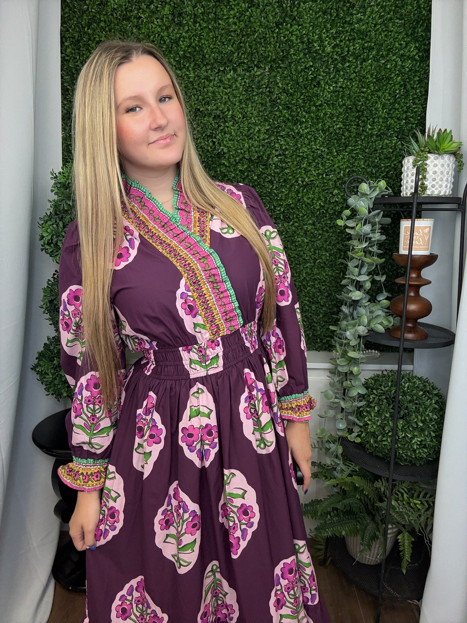 FLOWER PATCH BORDER VNEC OPEN COLLAR RUFFLE SLEEVE DRESS - PLUM MIX