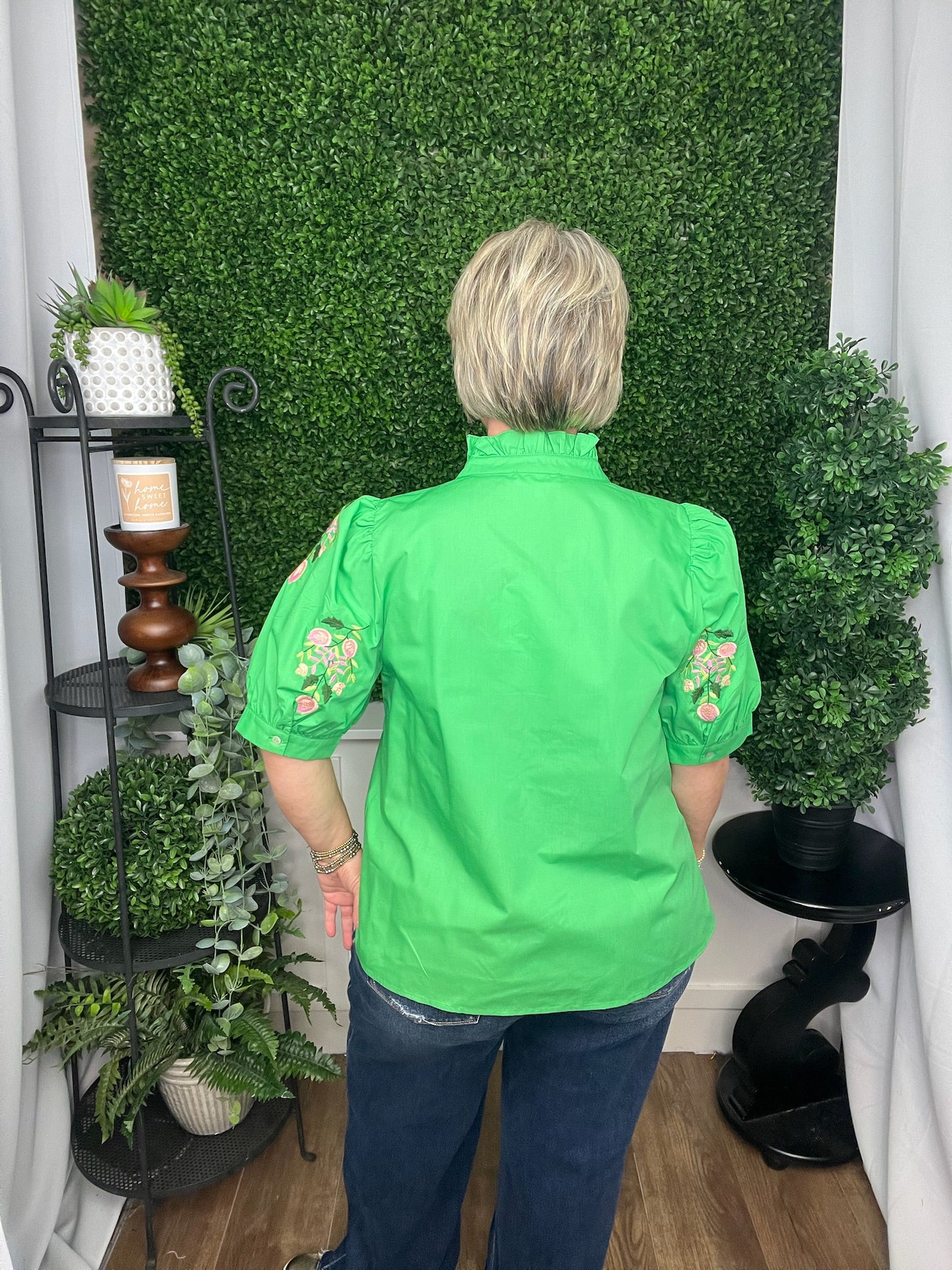 FLORAL EMBROIDERED TOP - GREEN