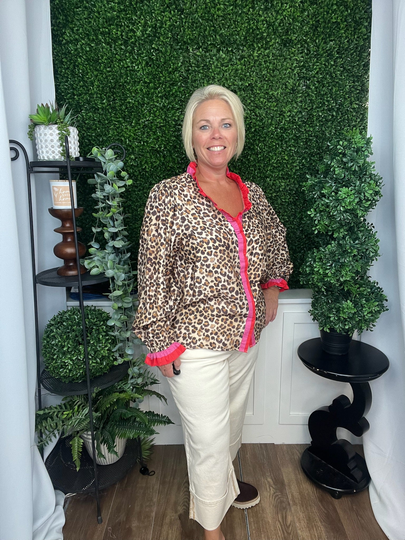 LEOPARD PRINTED TOP W/STRIPE WAVY TRIM