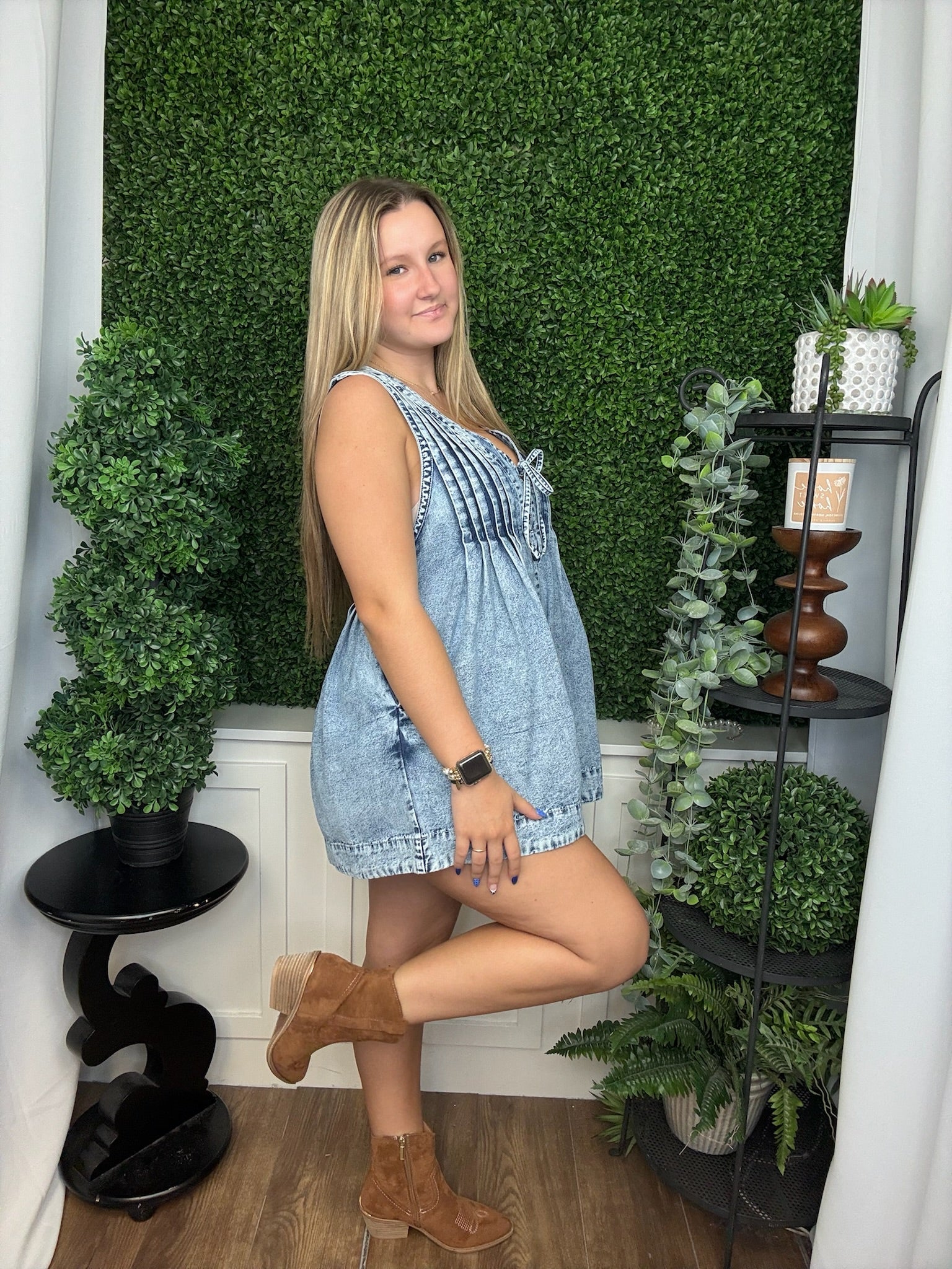 FRONT PLEATED VNECK SLEEVELESS DENIM ROMPER - MEDIUM WASH