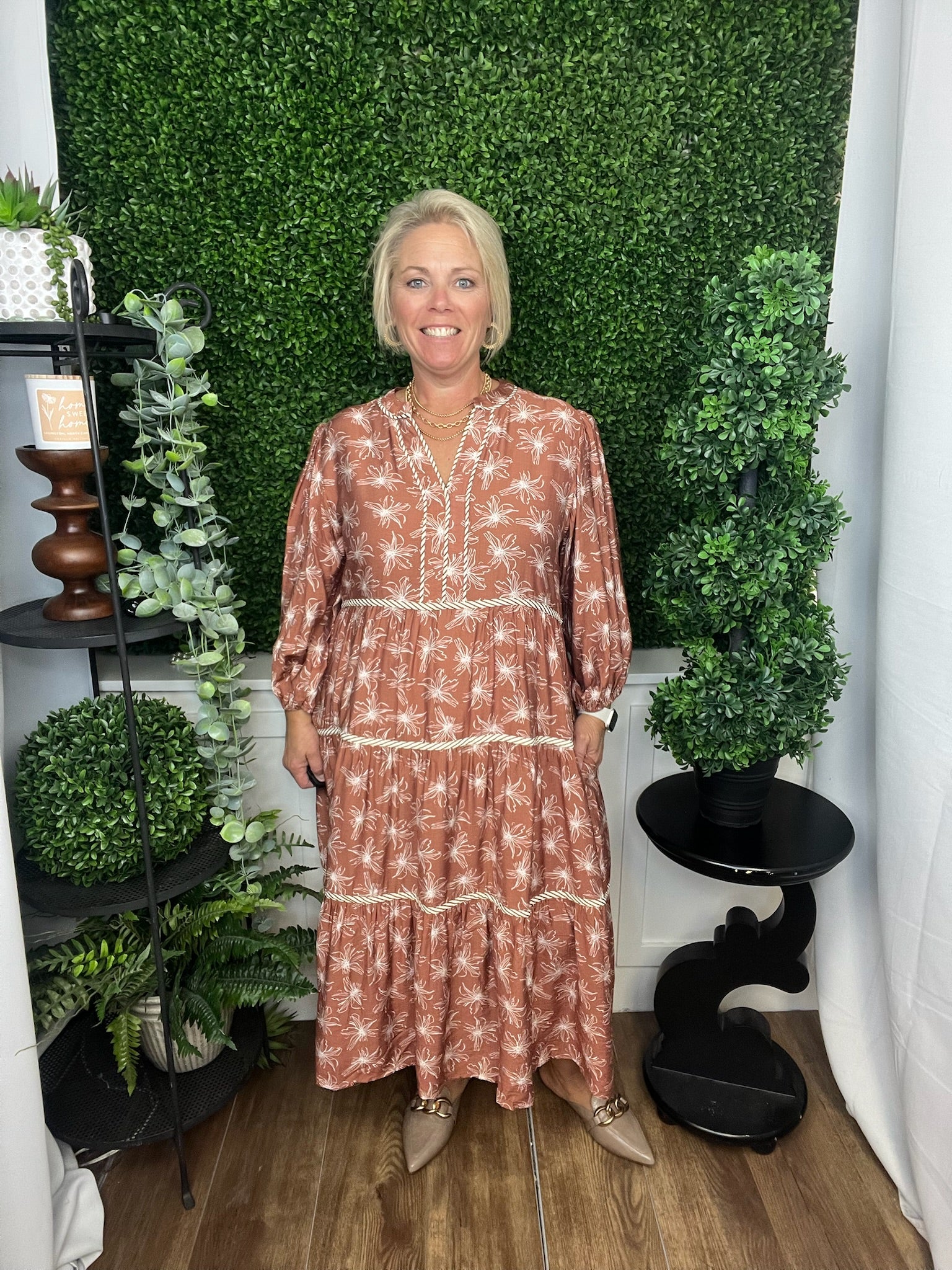 3/4 SLEEVE FLORAL PRINT TIERED MIDI DRESS - MOCHA