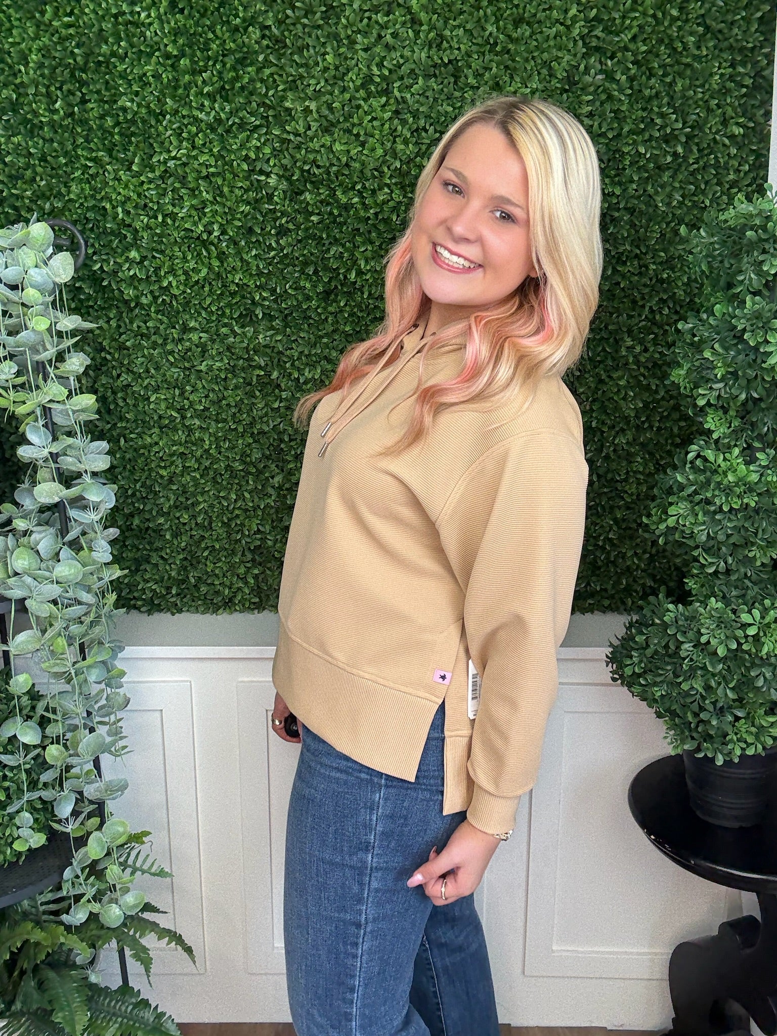 RIBBED HOODED PULLOVER - LATTE