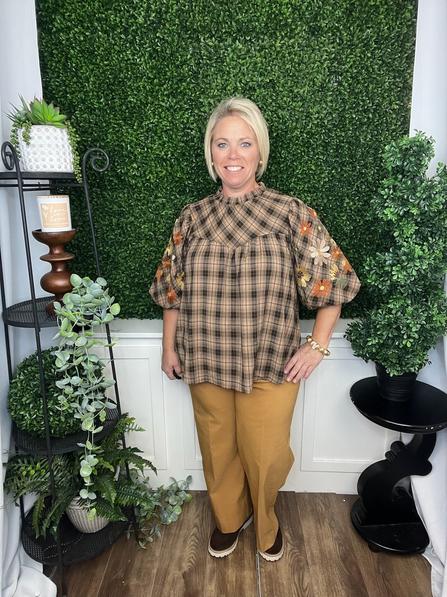 PLAID PUFF SLEEVE BLOUSE W/FLORAL EMBROIDERY - BROWN