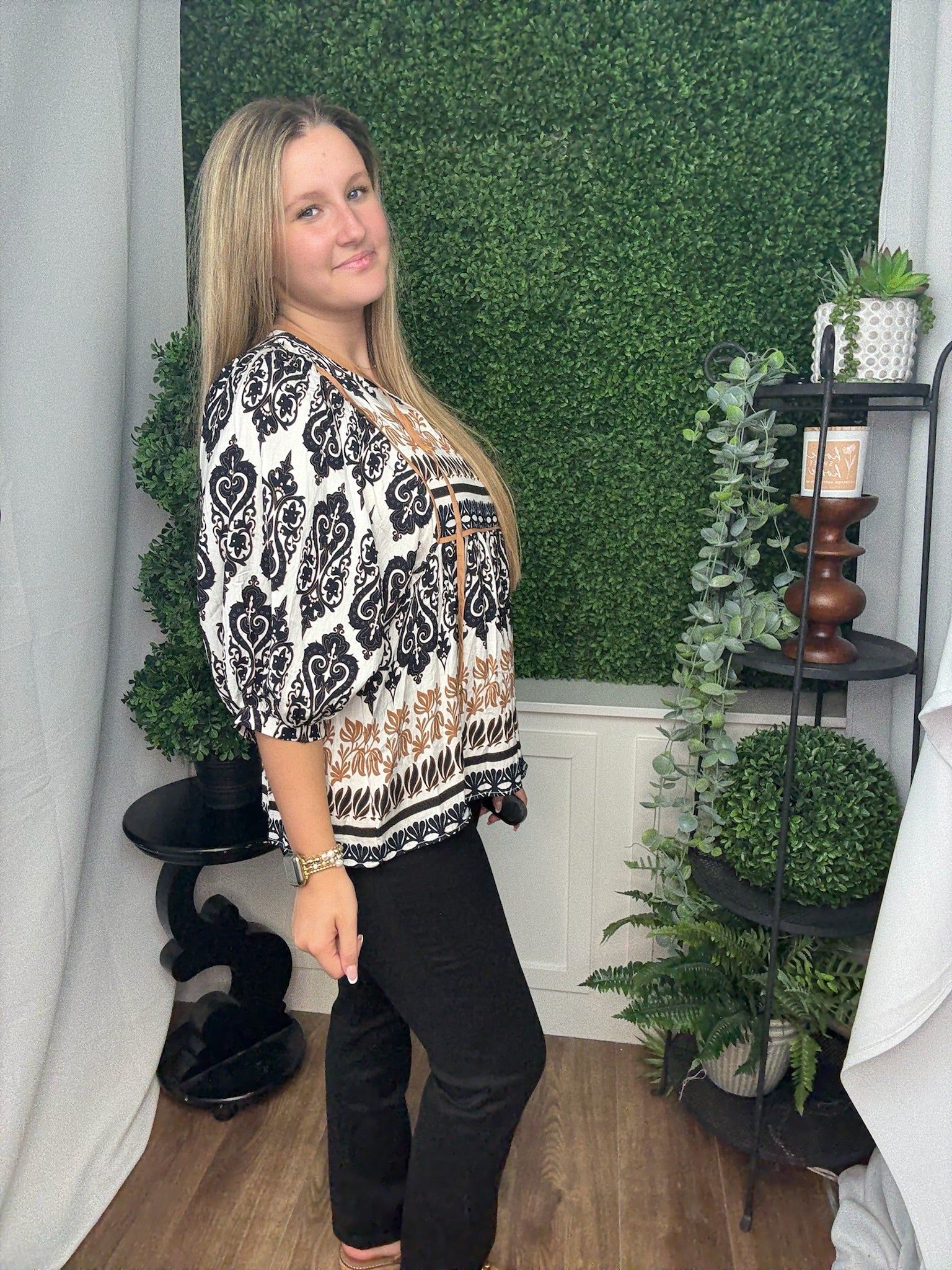 3/4 SLEEVE TOP W/SELF TIE DETAIL - BLACK