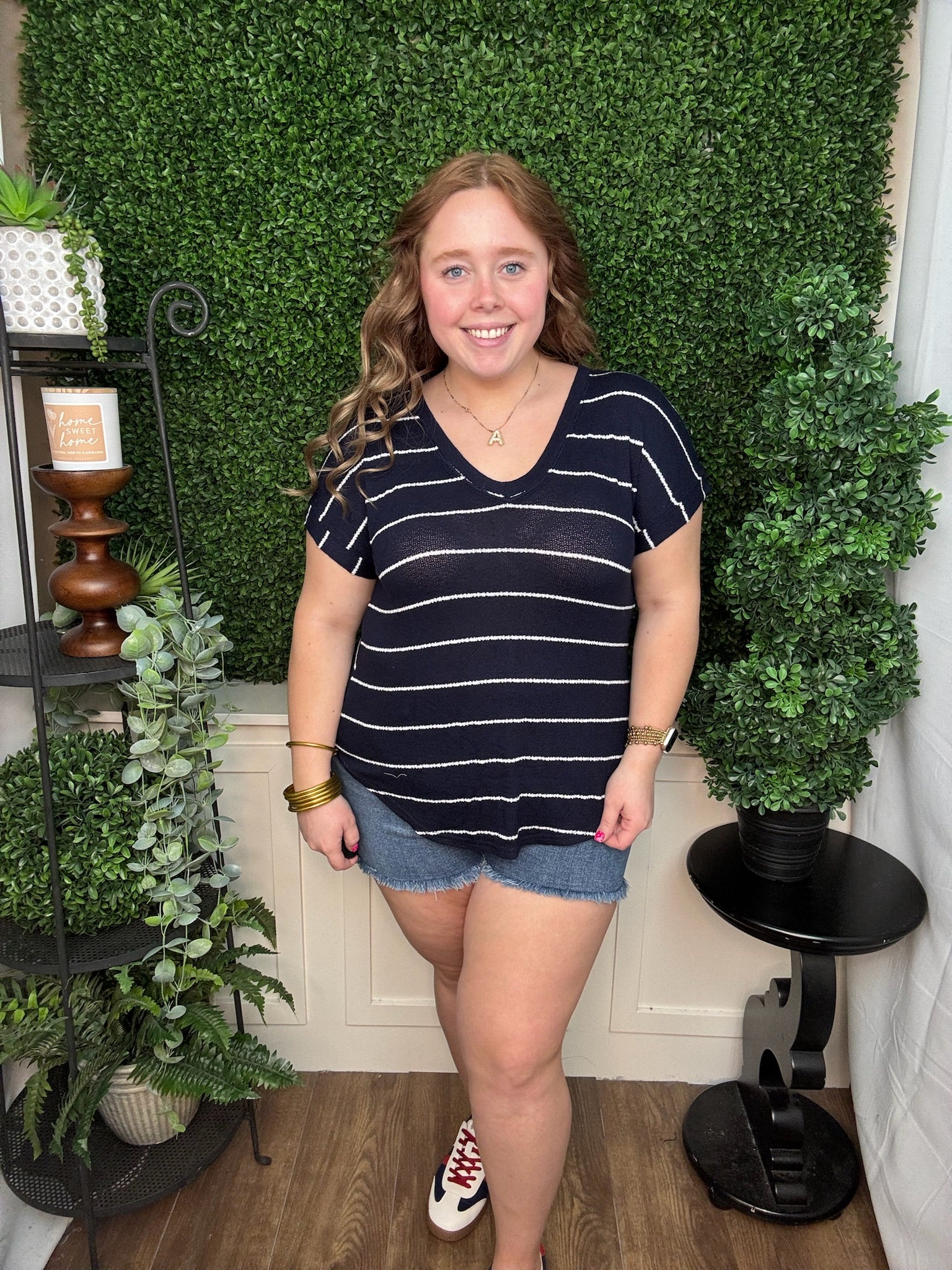 NAVY STRIPE VNECK CUFFED SHORT SLEVE KNIT TOP