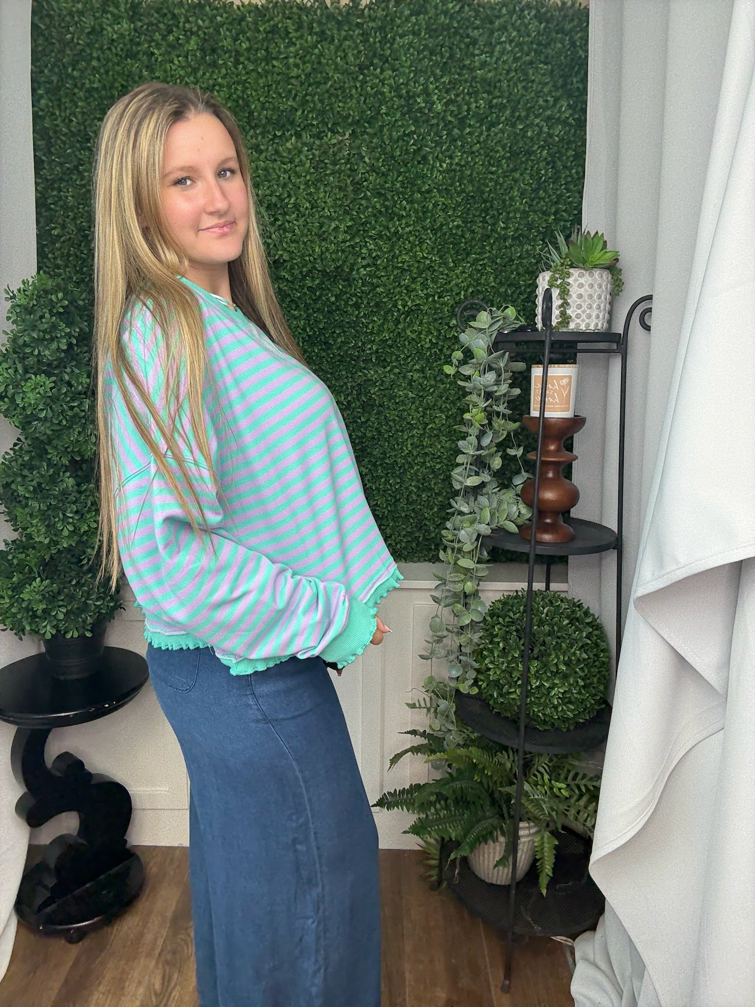 STRIPED LETTUCE MARROW DETAIL CROP SWEATSHIRT - JADE/PURPLE